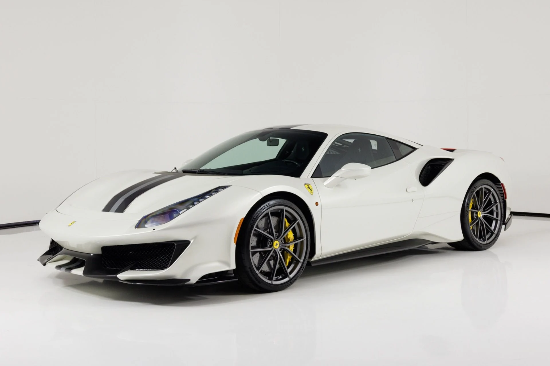 mph006_2203688392_Used_2020_Ferrari_488_Pista_1791475678_ed4c7226e7
