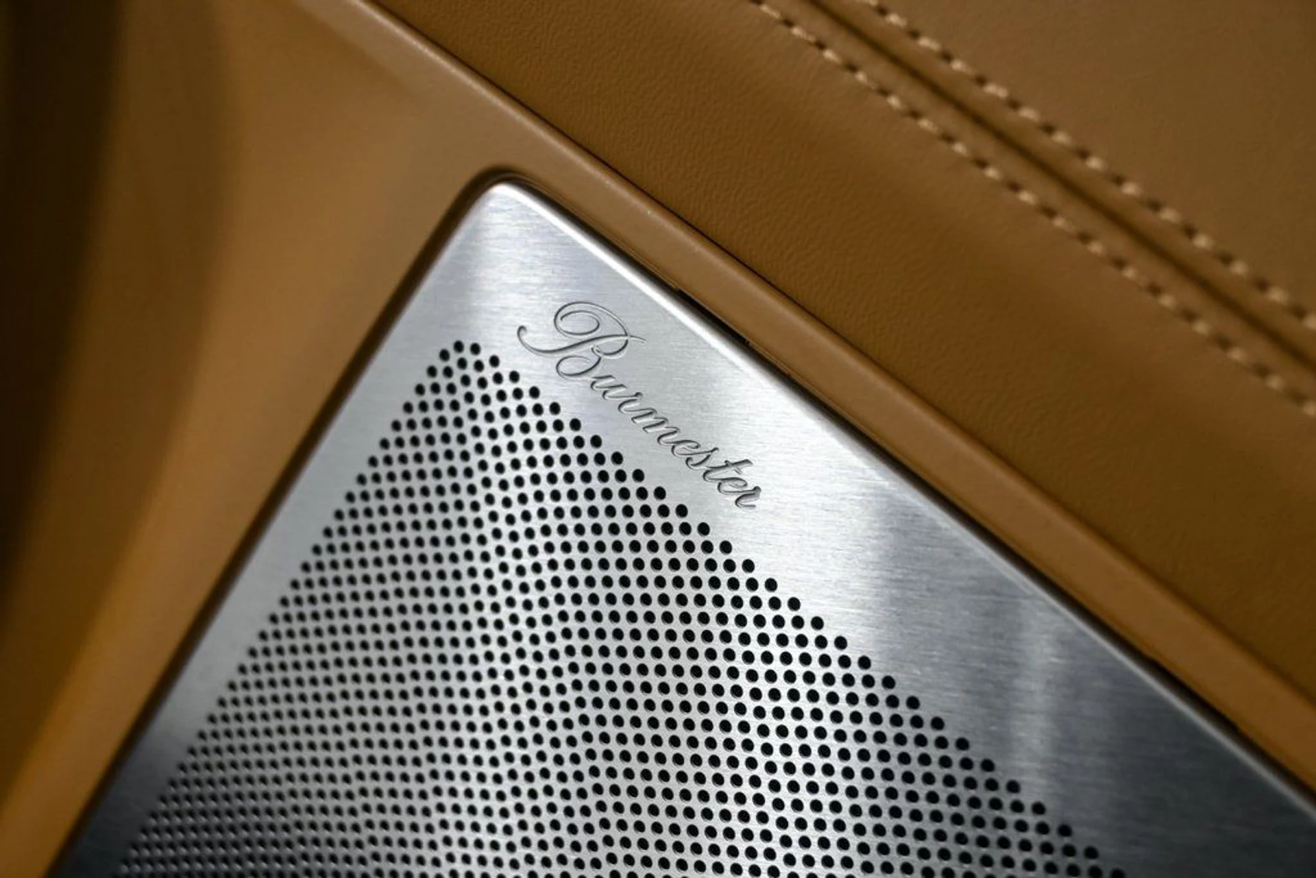 mph006_2214143495_a89c054656daabd8ded3f46e2da27e33_0c9e53a1c5