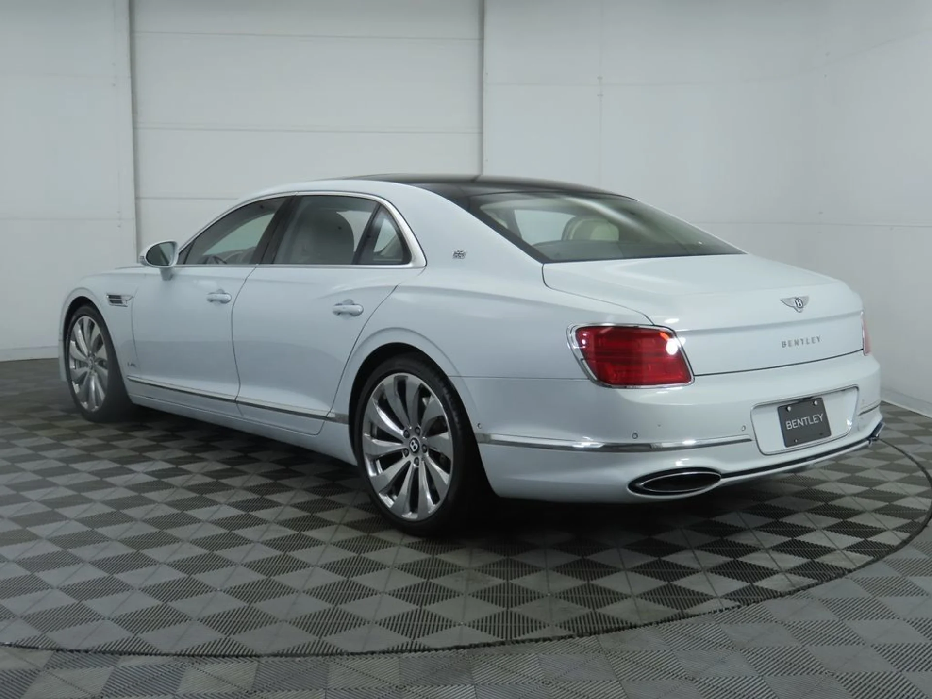 mph006_2219087903_used_2020_bentley_flying_spur_w12sedan_8119_22909310_7_1024_304a4c4d6d