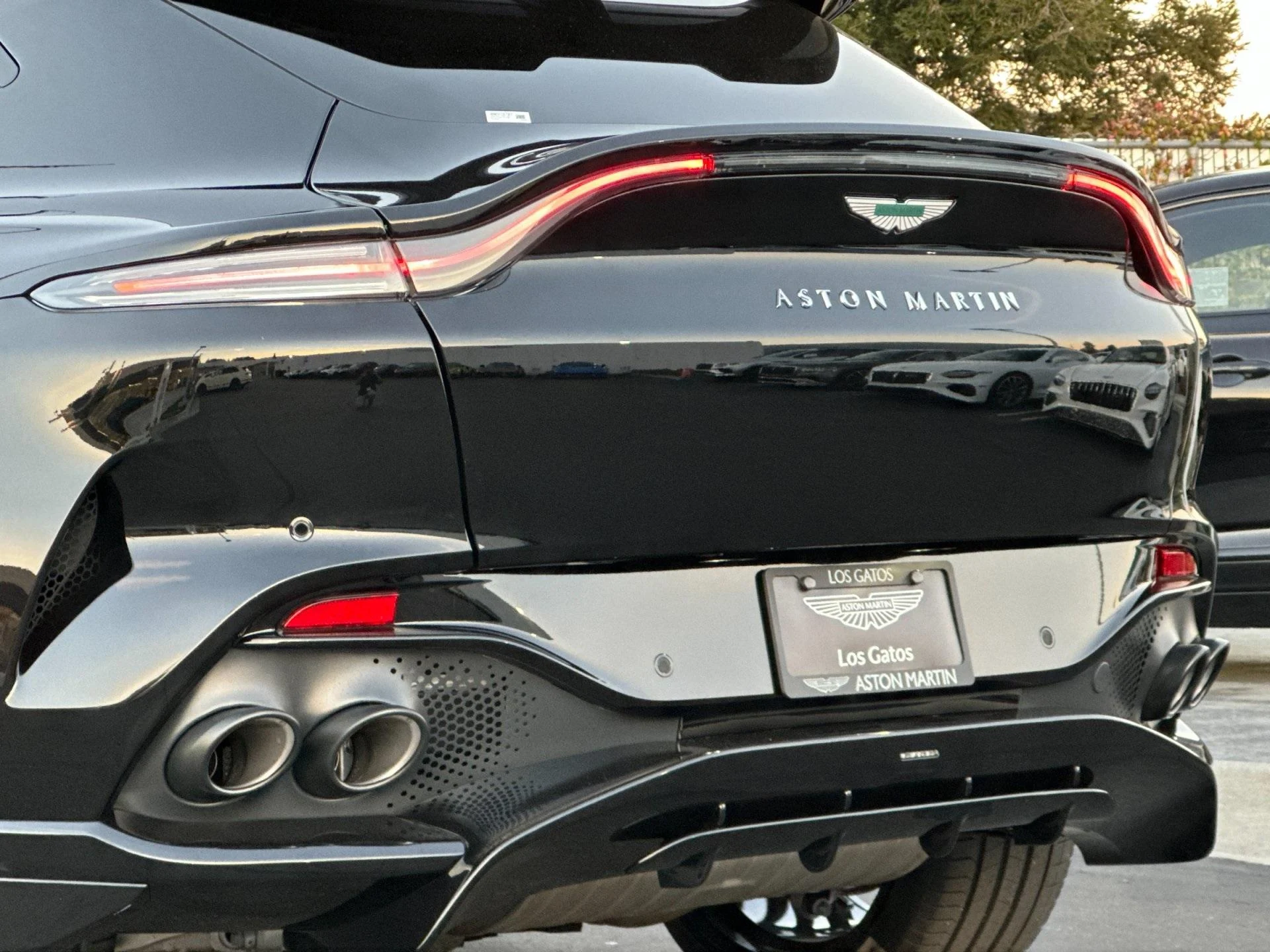 mph006_2220493964_New_2026_Aston_Martin_DBX_707_1764949830_a397620ef6