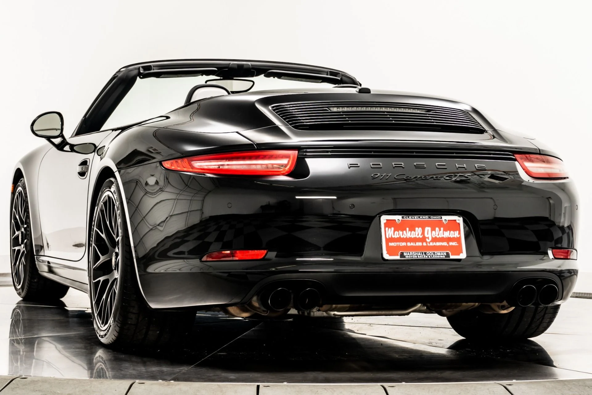 mph006_2221142332_Used_2016_Porsche_911_Carrera_GTS_Cabriolet_18_Way_Seats_GTS_Interior_in_Leather_and_Alcantara_1758127640_fafa23957e