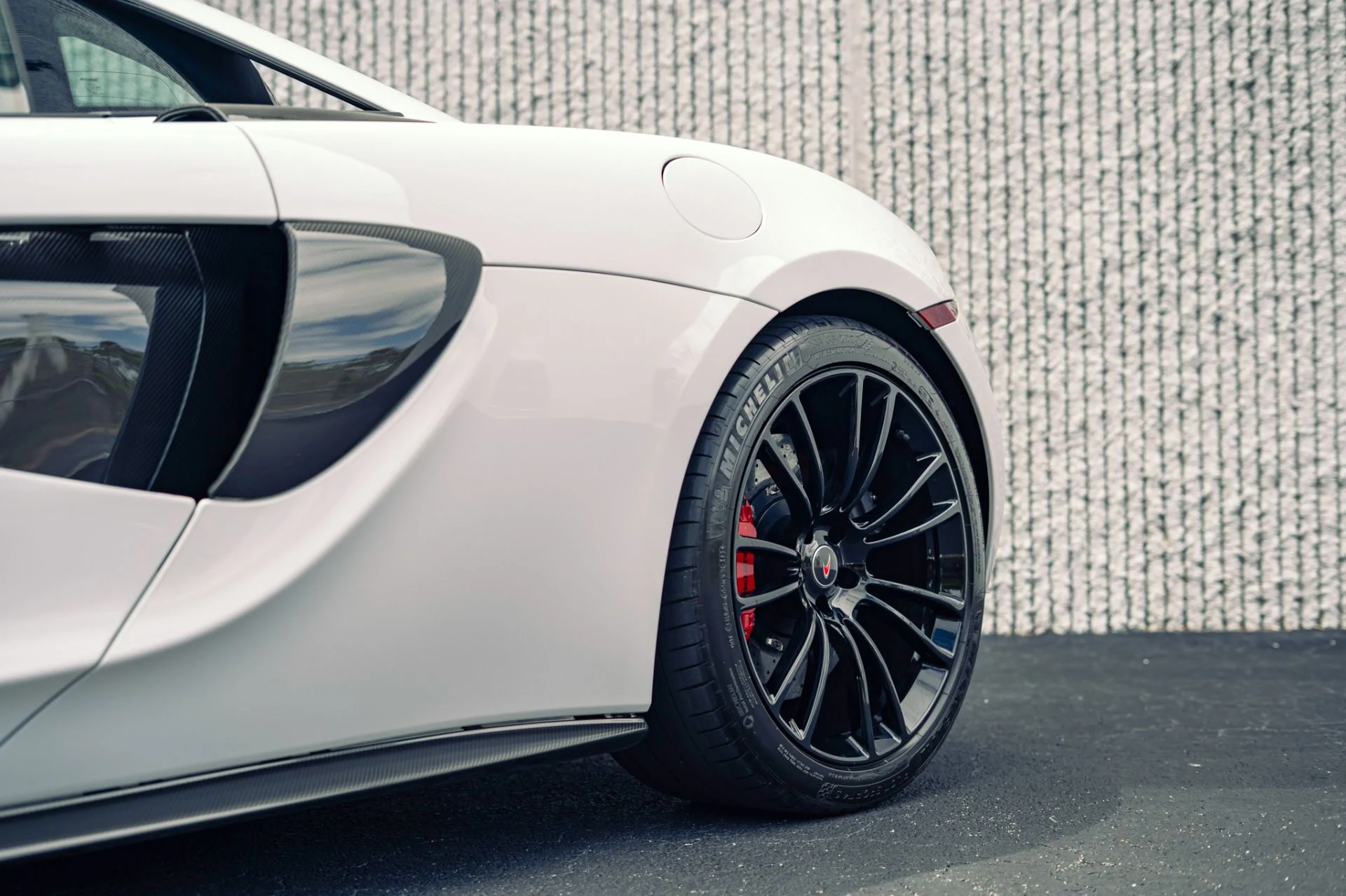 mph006_2223501418_Used_2016_Mc_Laren_570_S_w_a_236_K_MSRP_LOADED_w_MSO_Carbon_Options_1776279753_91c8c8c350