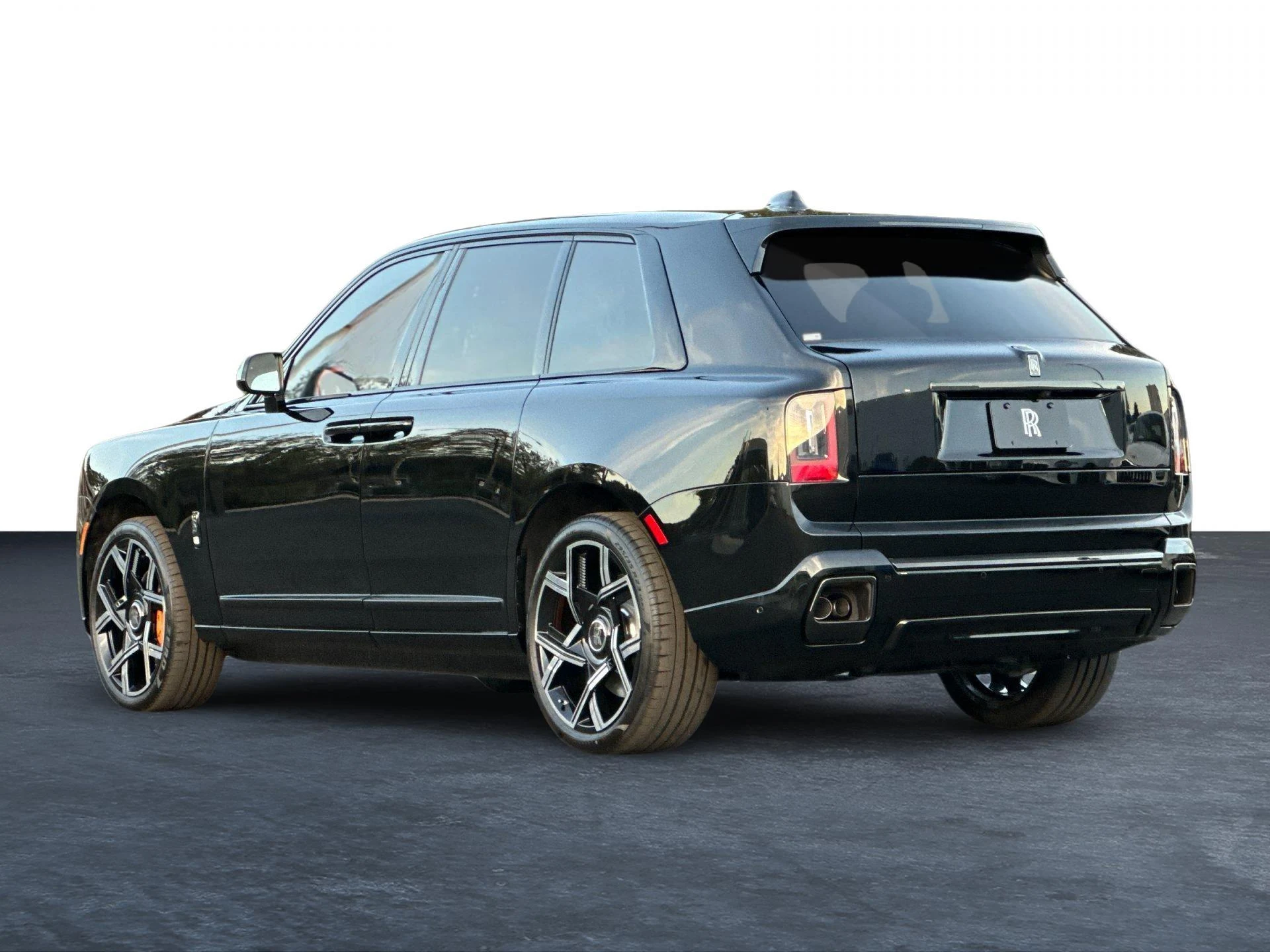 mph006_2230970836_New_2026_Rolls_Royce_Black_Badge_Cullinan_1764949798_11ad7879bc