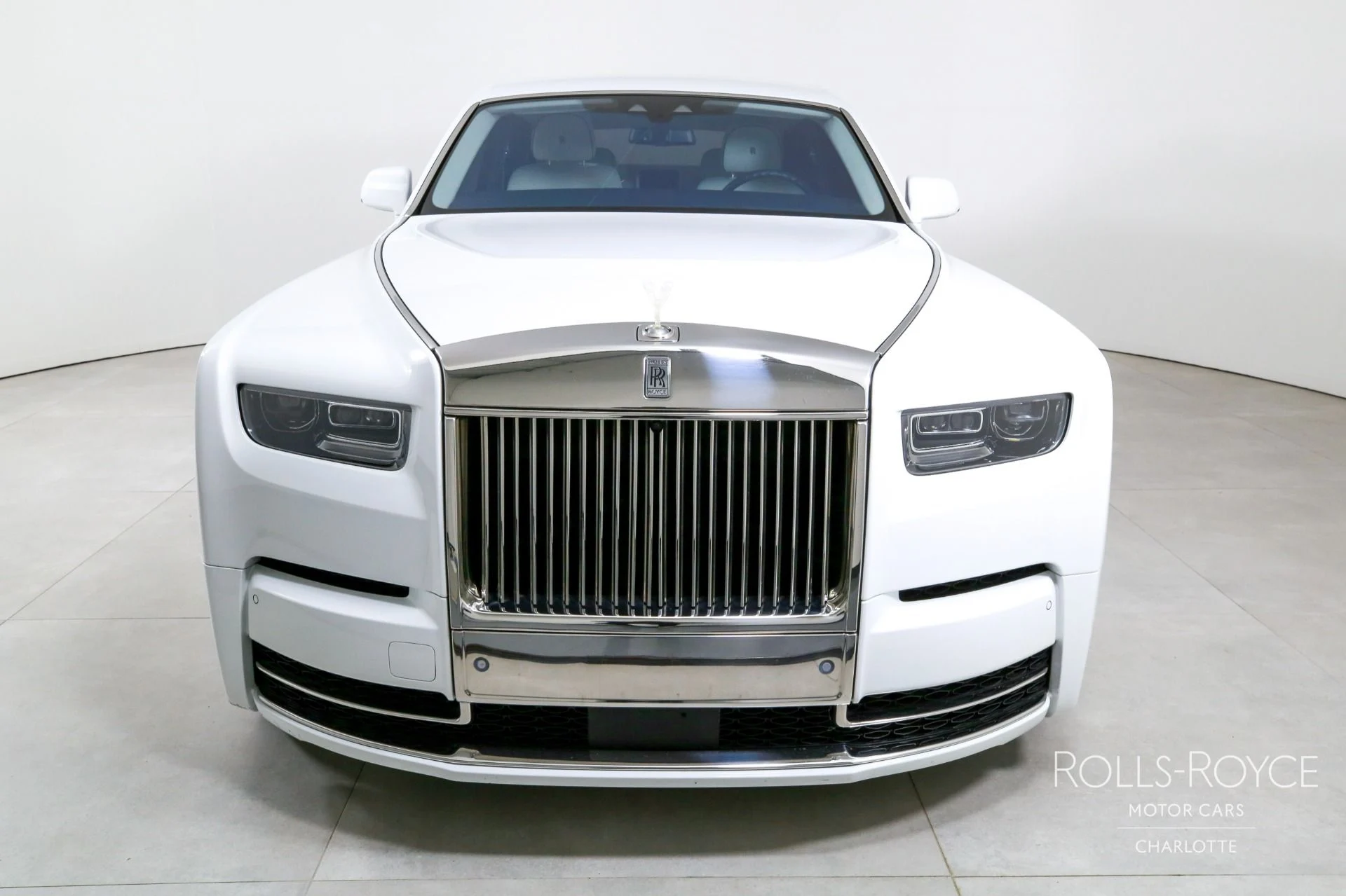 mph006_2232284997_Used_2024_Rolls_Royce_Phantom_1767116656_71f3432287