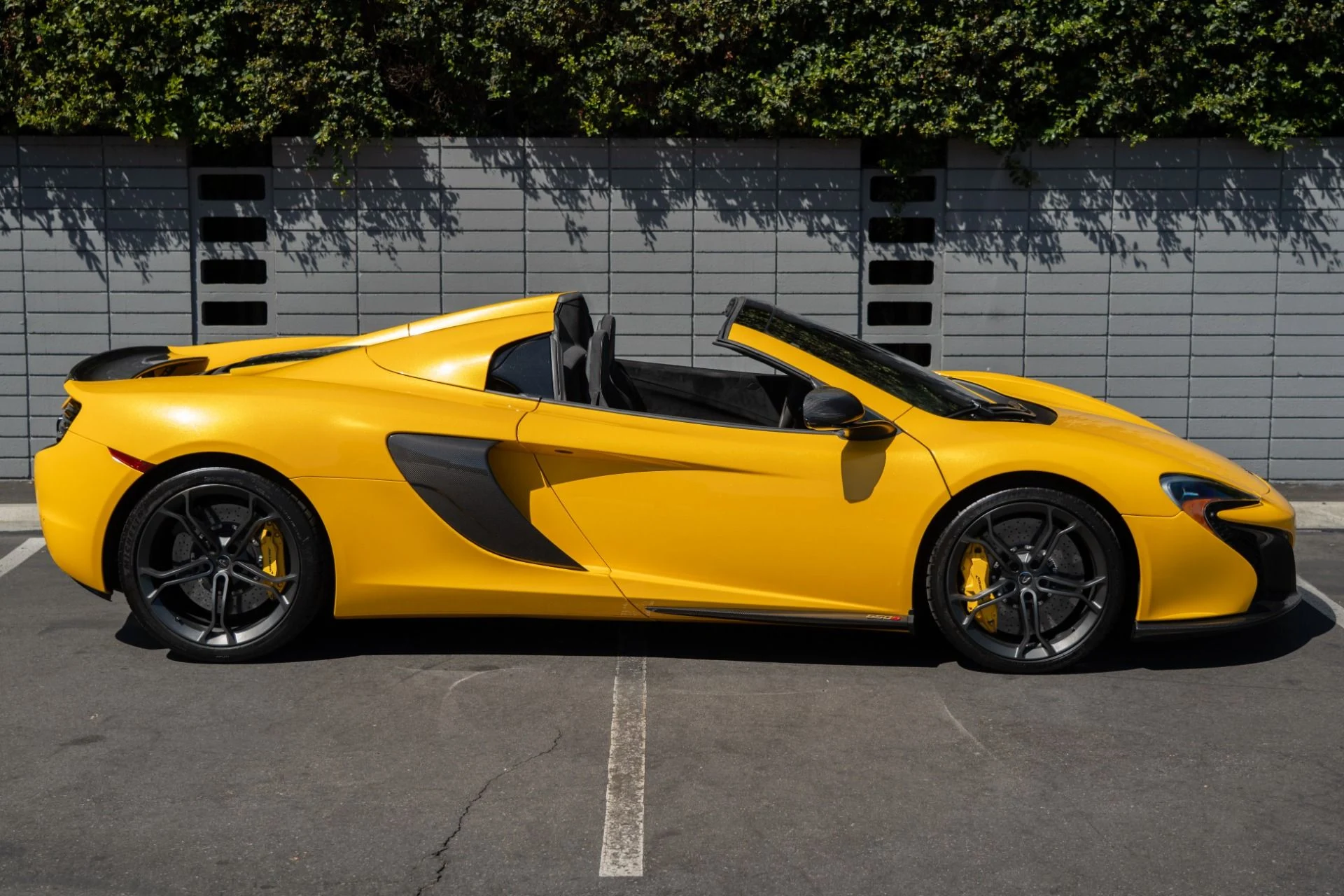 mph006_223281285_Used_2016_Mc_Laren_650_S_Spider_1757368630_d79cc40d68