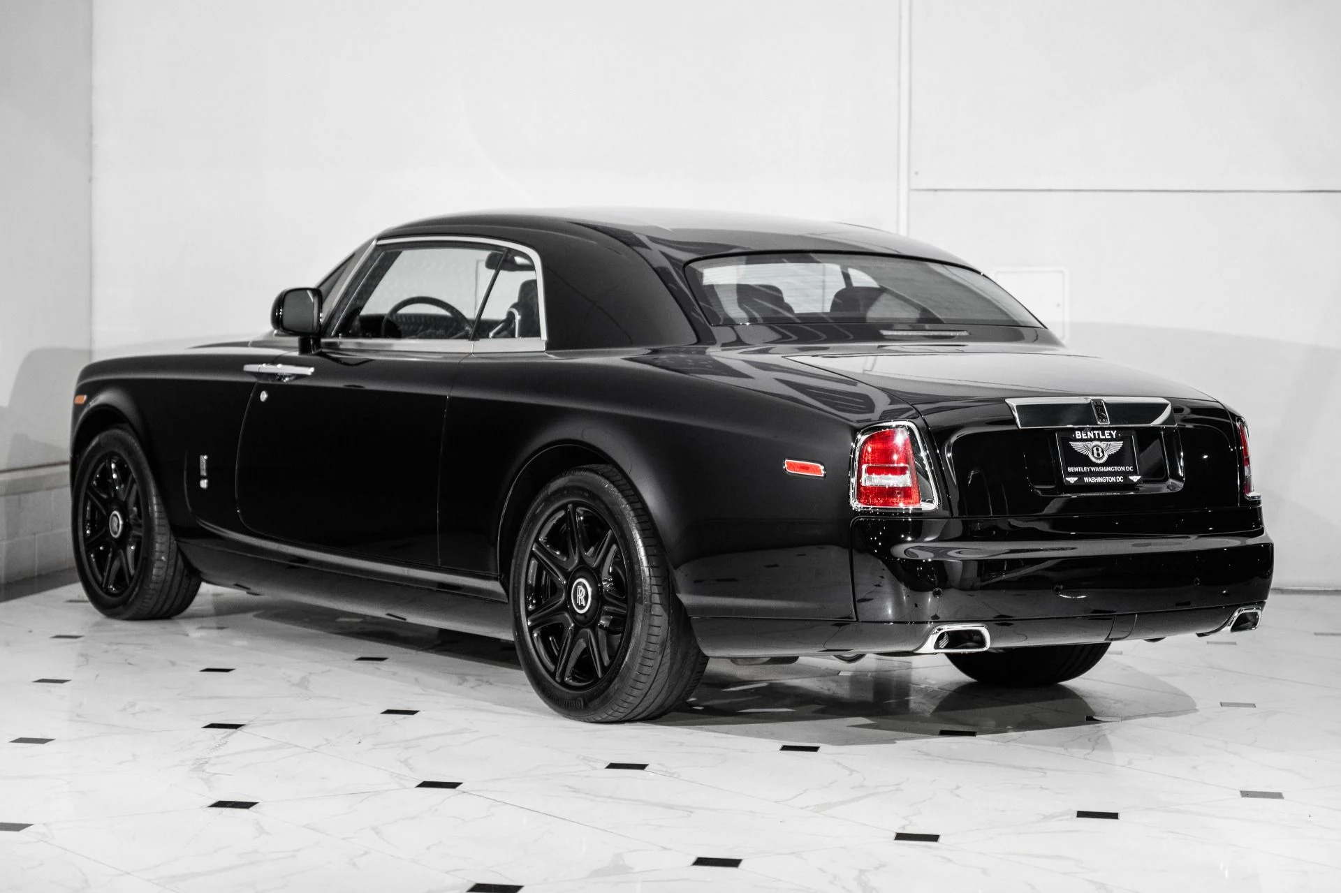 mph006_2237708711_Used_2010_Rolls_Royce_Phantom_Coupe_1760972669_32051fadb9