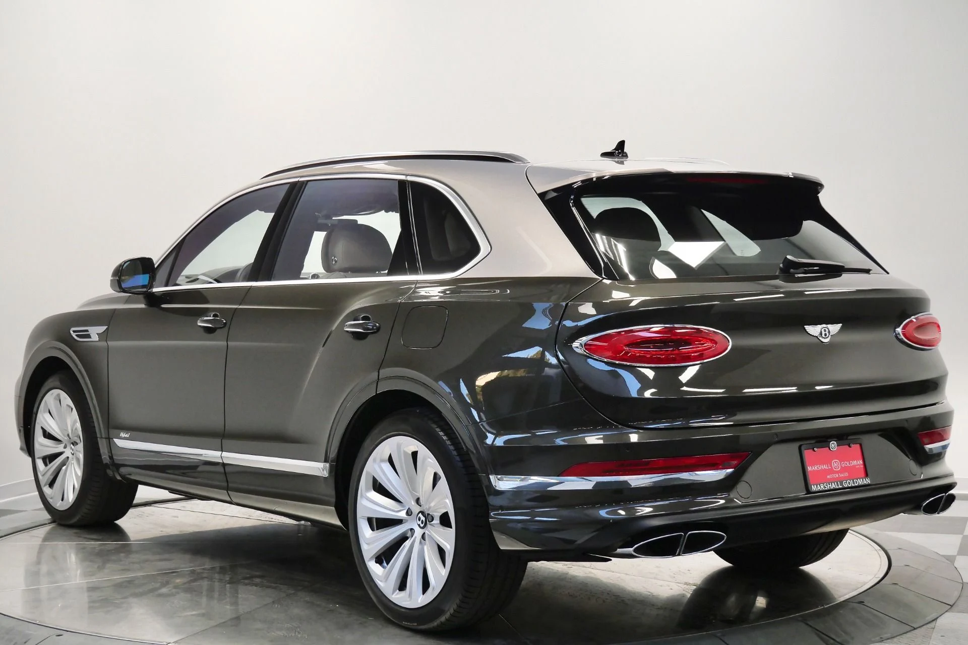 mph006_2242100896_Used_2021_Bentley_Bentayga_Hybrid_Mulliner_Driving_Specification_Four_Seat_Comfort_Specification_1767026081_bad5d6f99f