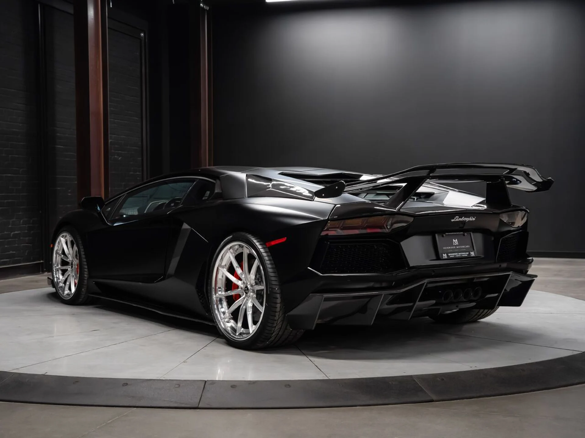 mph006_2243706011_lamborghini_aventador_2015_10ded1f2e2