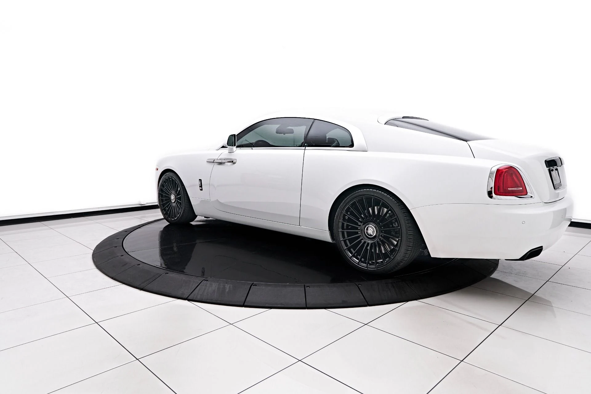 mph006_2244515022_Used_2018_Rolls_Royce_Wraith_Base_1758573614_319c7bb059