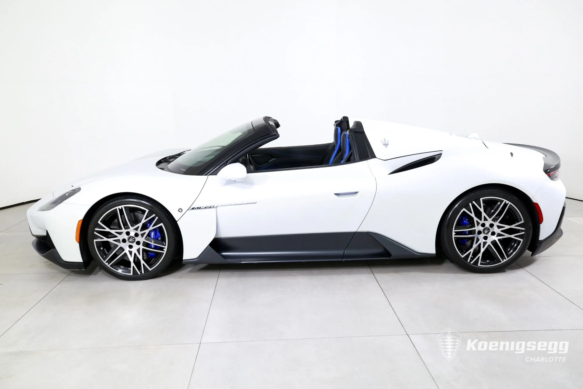 mph006_2244902752_Used_2023_Maserati_MC_20_Cielo_1761055156_80cd62c29f