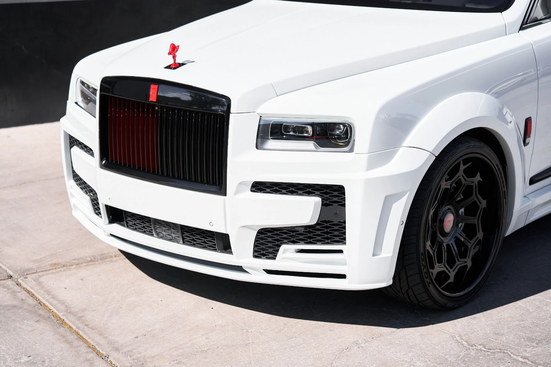 mph006_2258013661_Used_2021_Rolls_Royce_Cullinan_1753389372_16a1fd697e