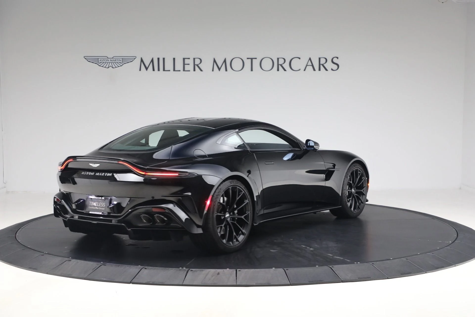mph006_2259334320_Used_2025_Aston_Martin_Vantage_1790186277_aed286a763