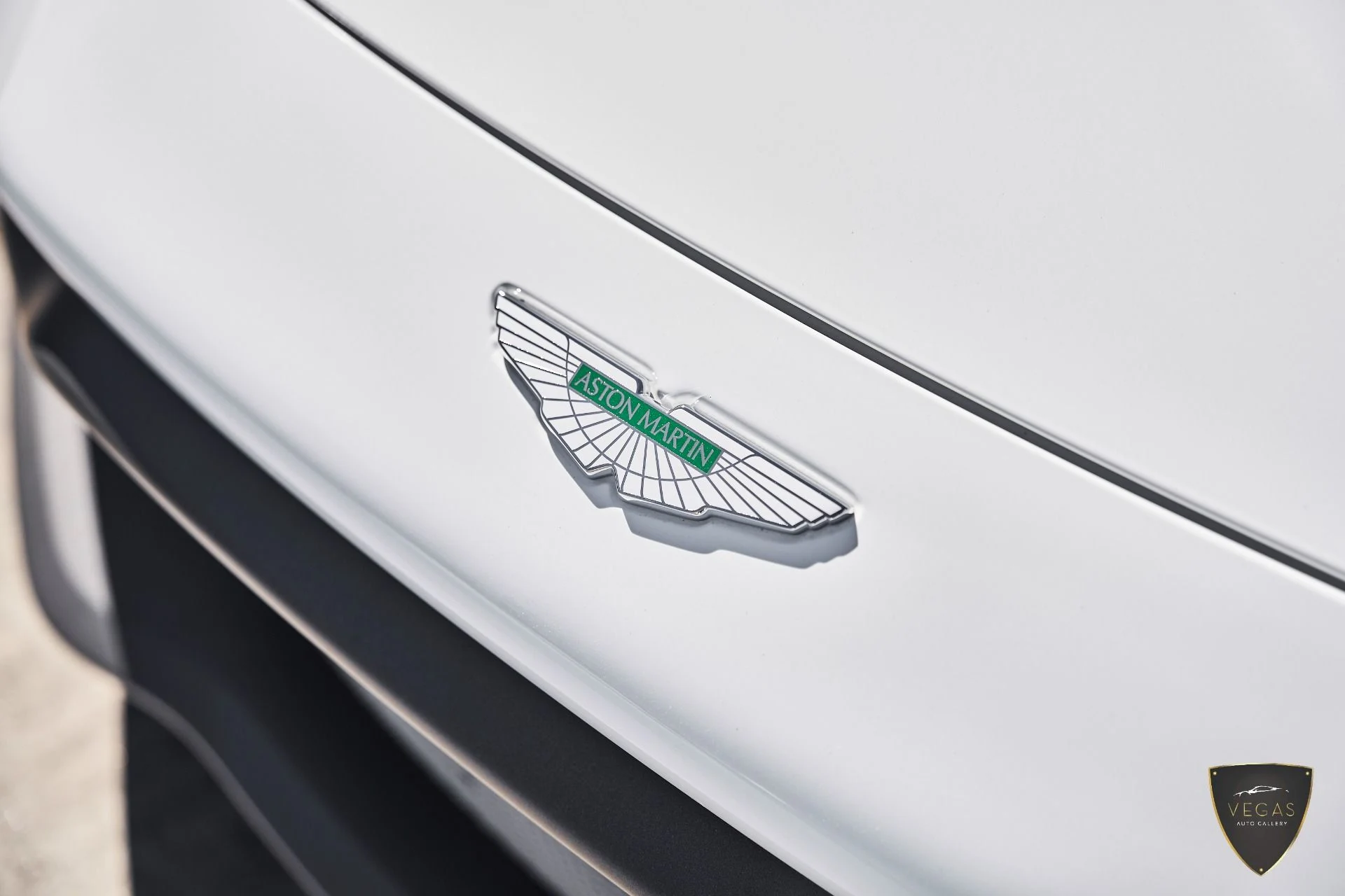 mph006_225955460_Used_2023_Aston_Martin_Vantage_1783622403_cab640b6a2