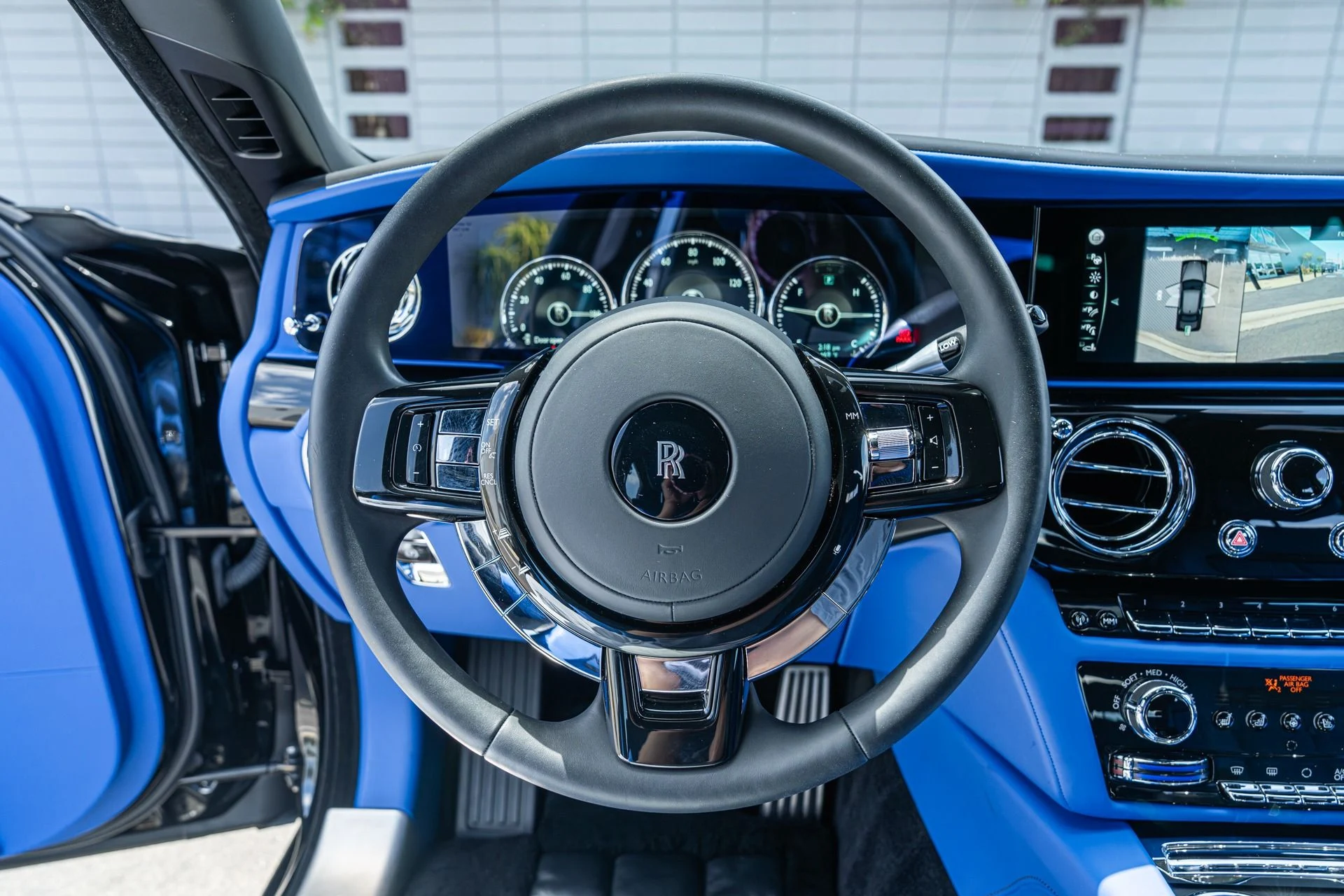 mph006_2260041844_Used_2022_Rolls_Royce_Ghost_1753158271_b3a1c0d88a