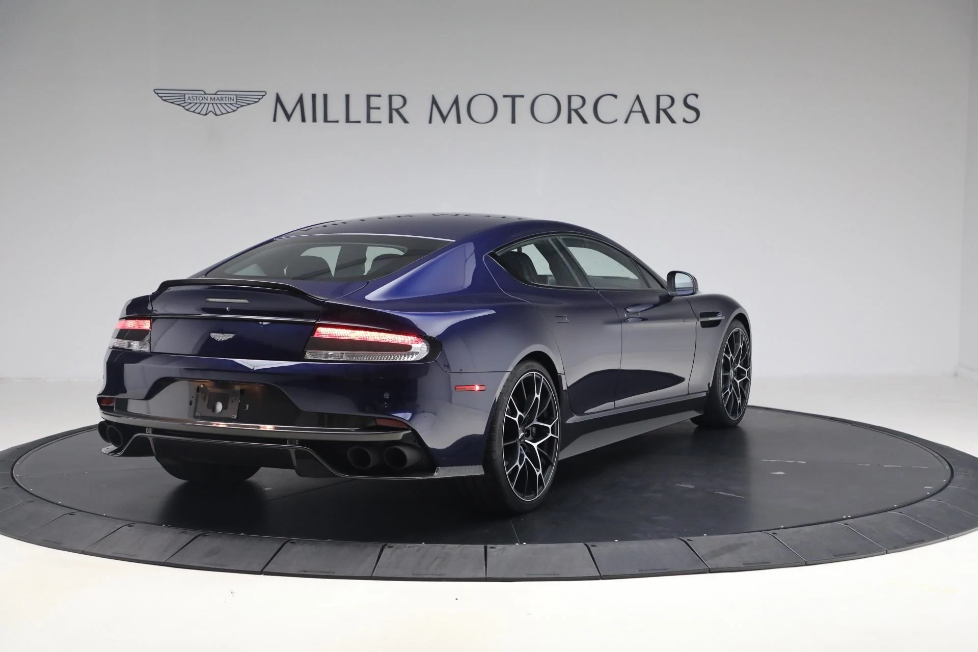 mph006_2265195996_Used_2019_Aston_Martin_Rapide_AMR_1792868062_be0a8f4fab