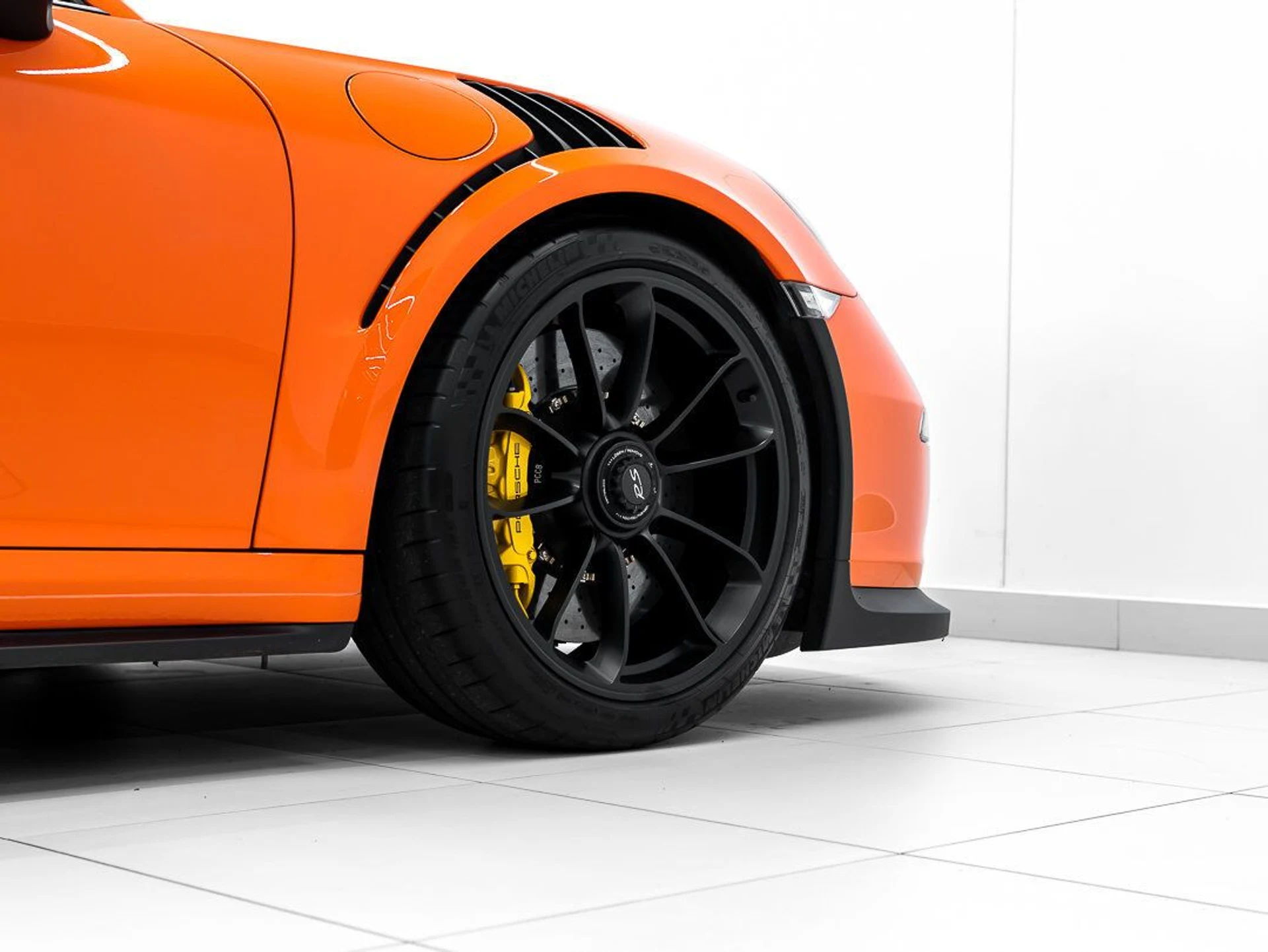 mph006_227013344_porsche_911_2016_jpg_v_1754355020_9439c8a06d
