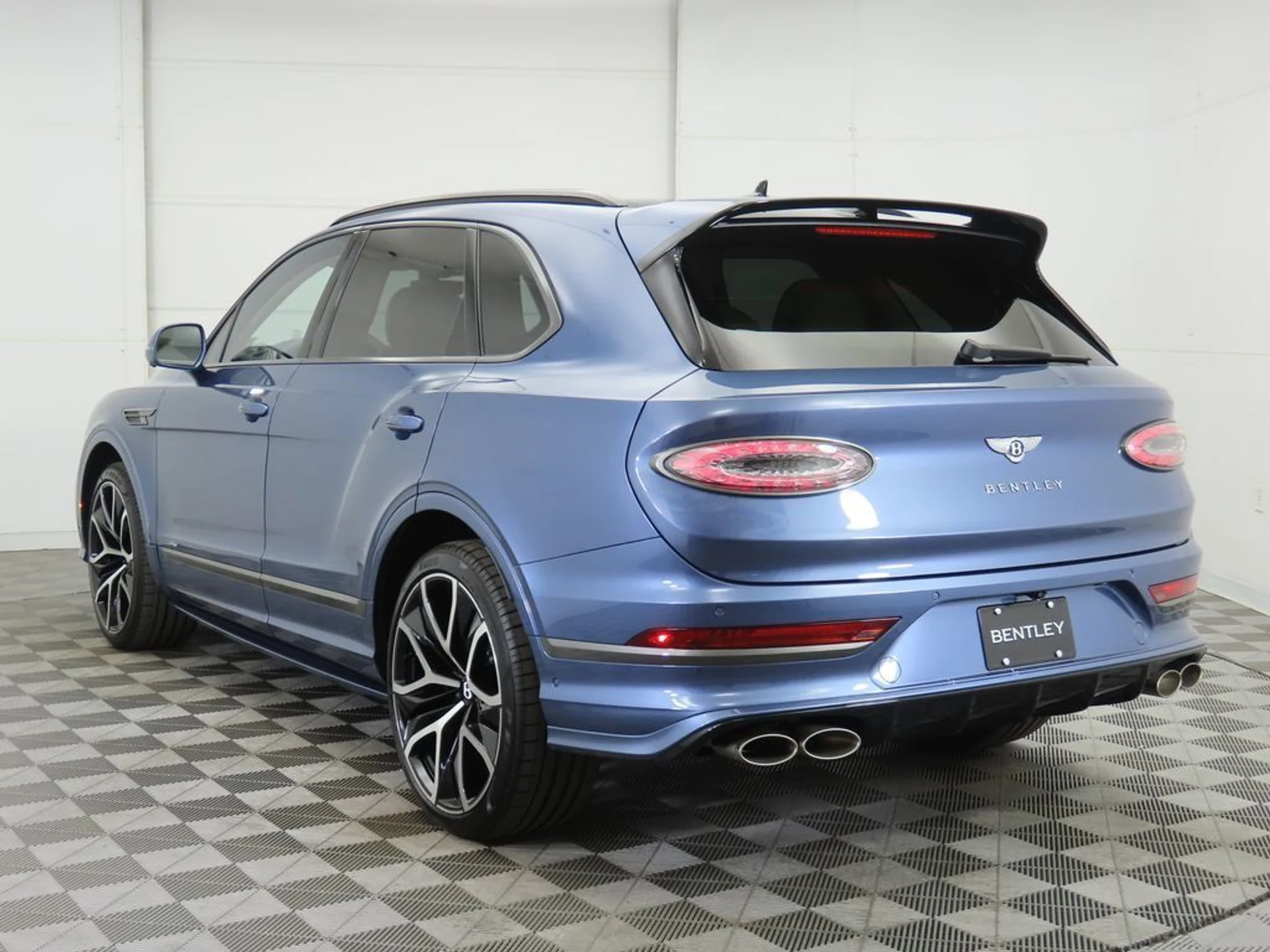 mph006_2275676732_new_2026_bentley_bentayga_8119_22957668_7_1024_a061efec7a