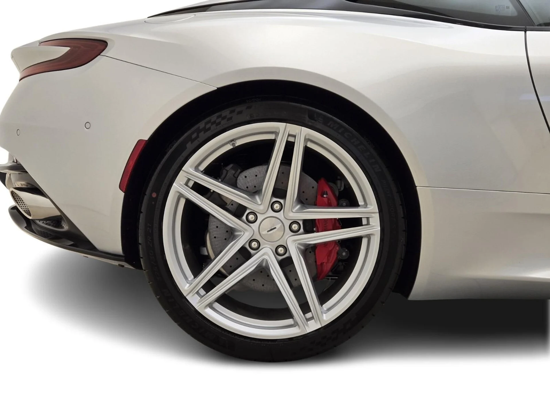 mph006_2280183634_New_2025_Aston_Martin_DB_12_1753161469_5de7d0cd81