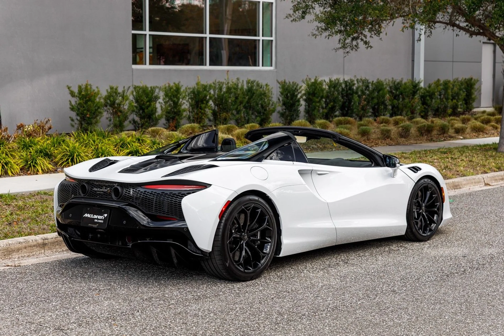 mph006_2295337469_658_p7_l_c0e52049a4