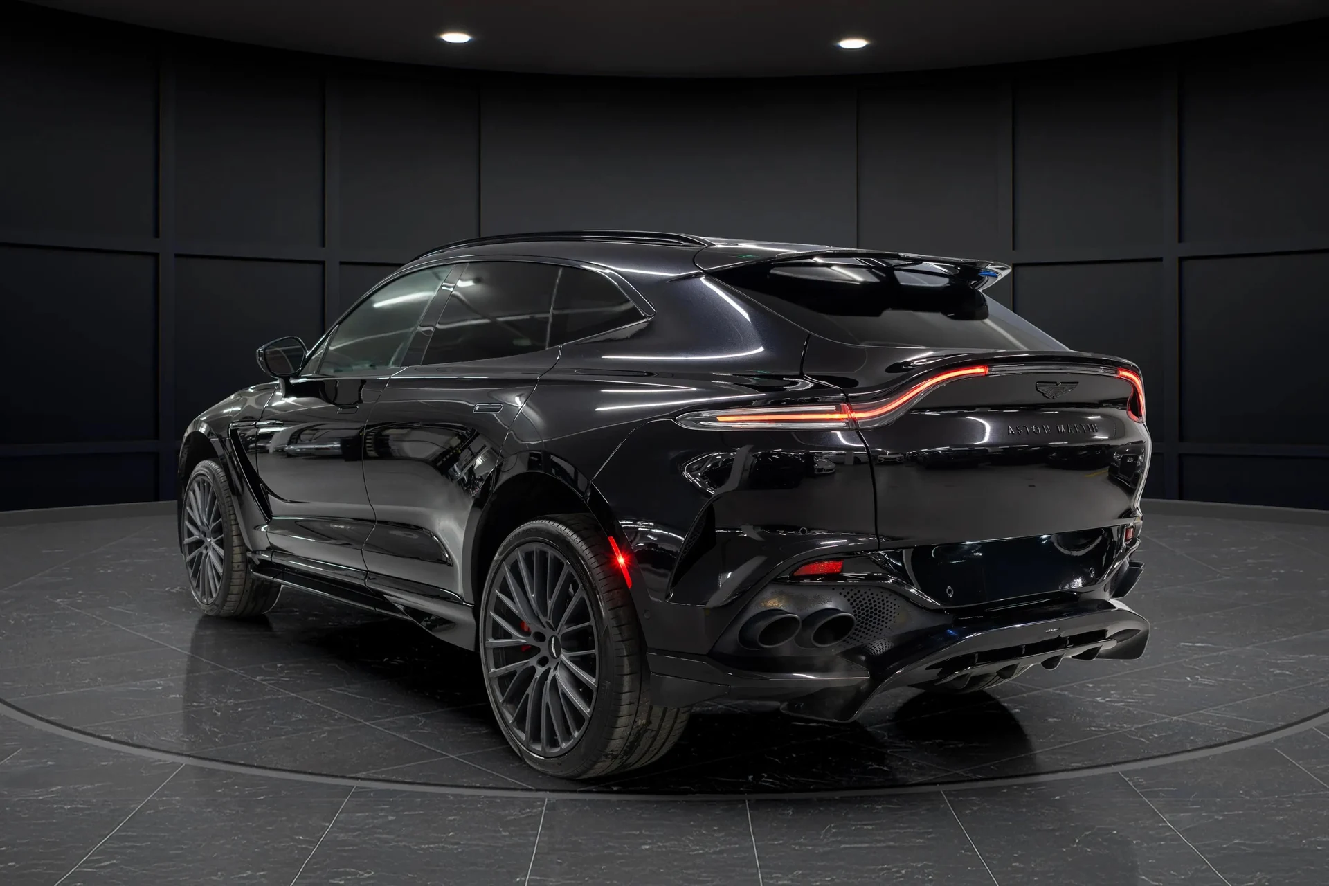 mph006_2299402866_f80dde37_4f0a_4728_8527_f0bf4b02083c_202320_Aston20_Martin20_DBX_207072028_SD_7_VUJBW_9_PTV_0613129_7_c6dabd92d3