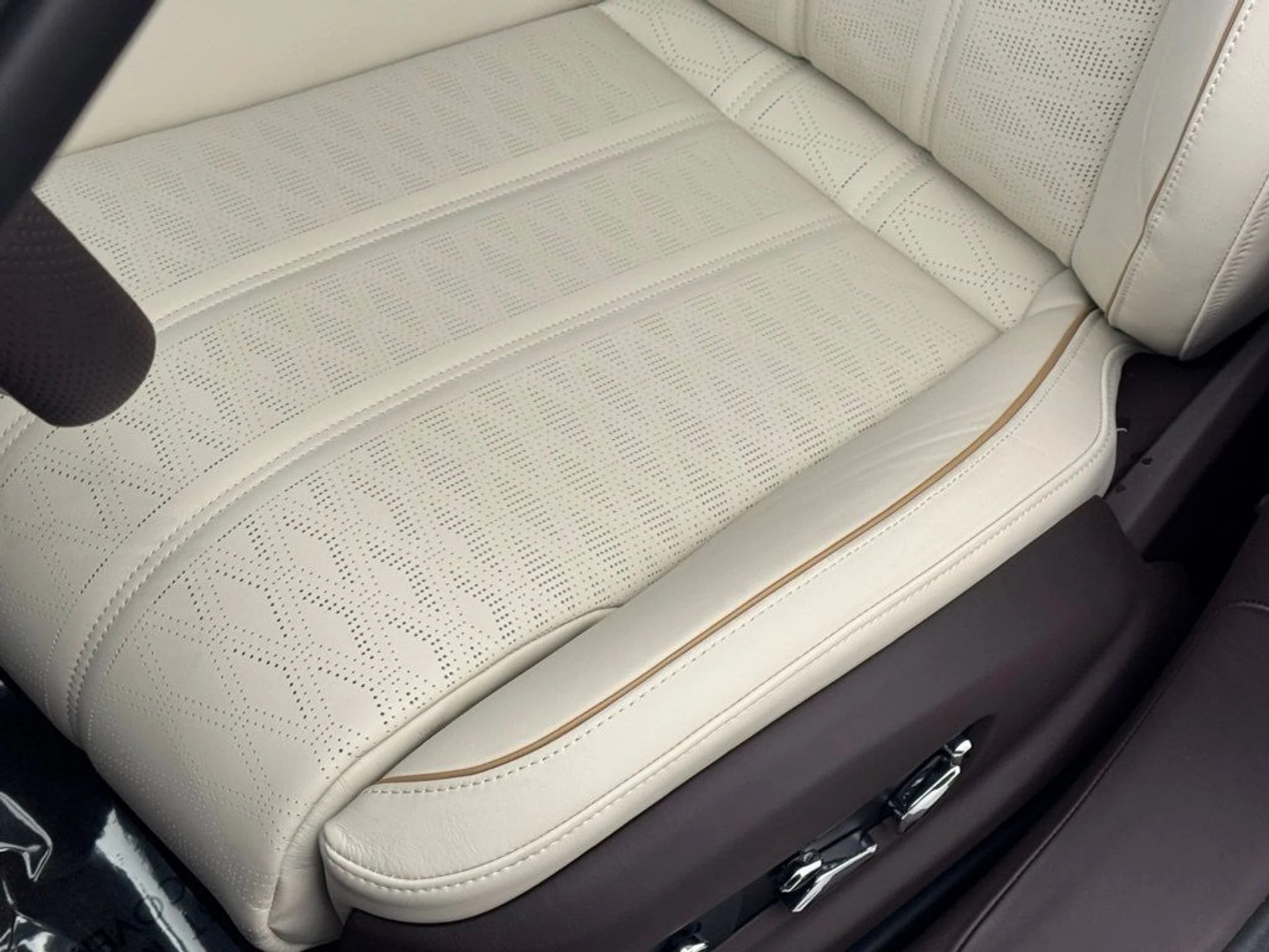 mph006_2303185229_3cn11uzcw8bl7oe5wk925hbgdujr_d8fa7aefaf