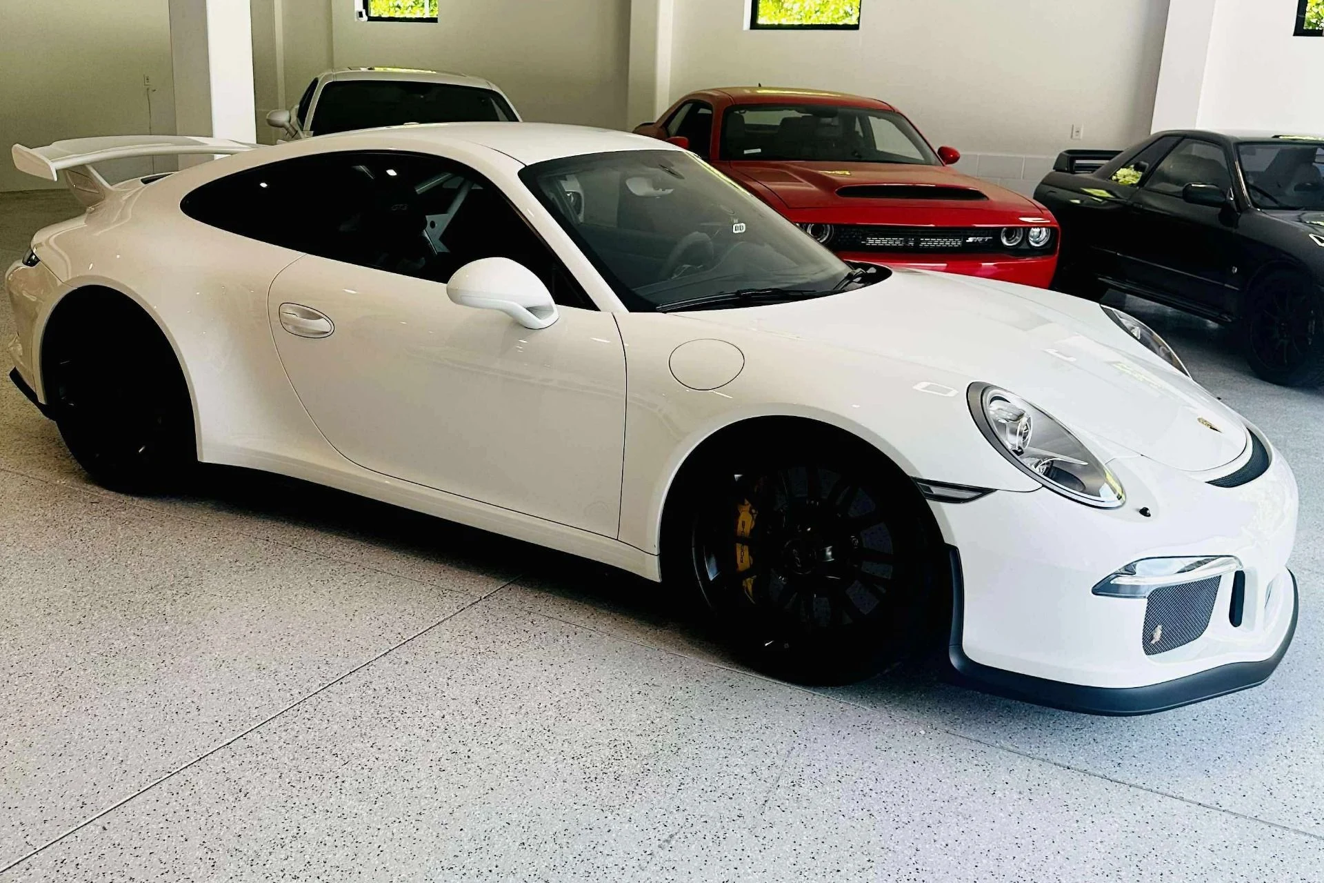 mph006_2305989956_Used_2015_Porsche_911_GT_3_1748465806_88b4719379