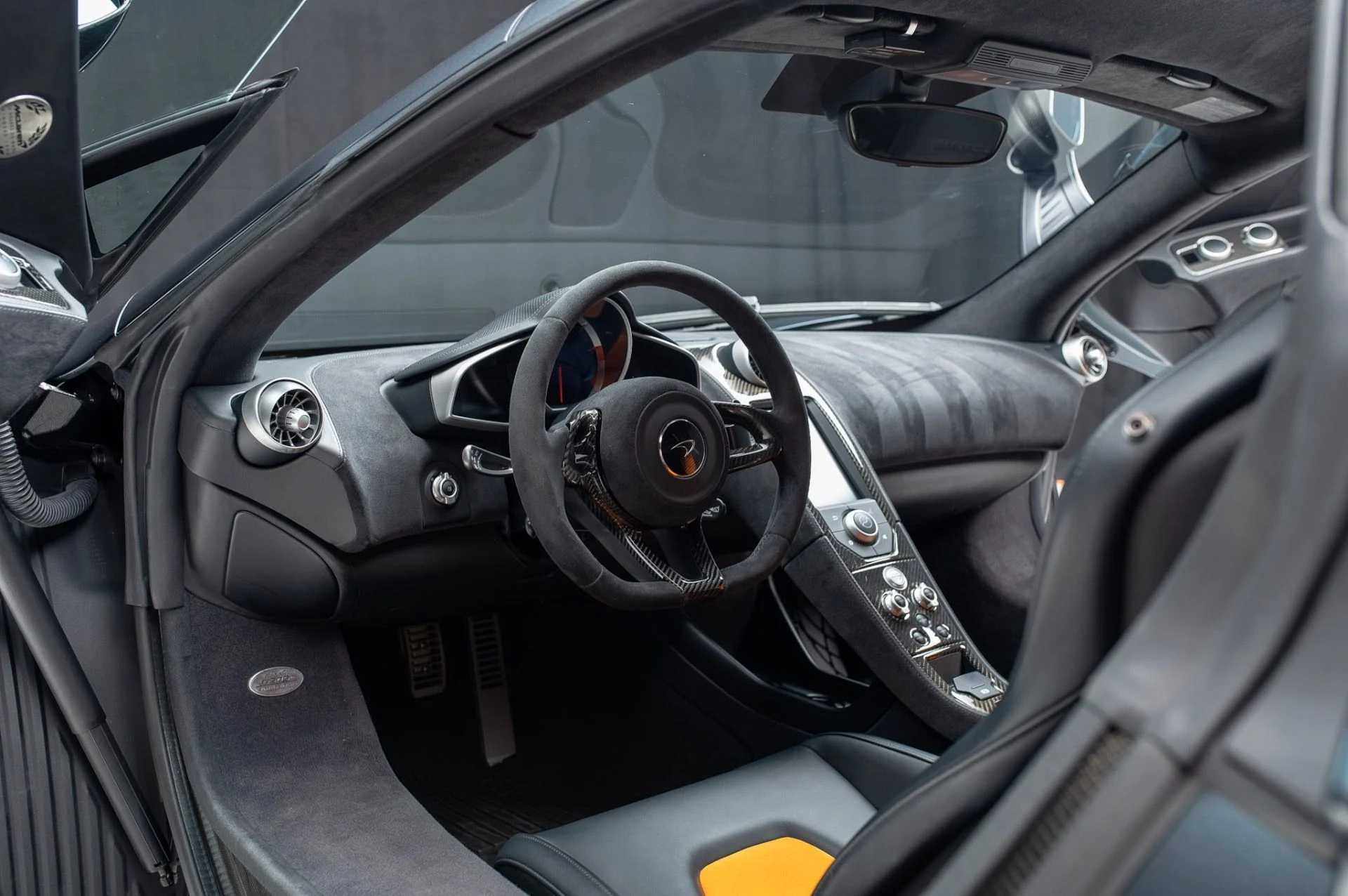 mph006_2309435534_Used_2015_Mc_Laren_650_S_LE_Coupe_Le_Mans_Special_Edition_150_1791217032_354b3e404d