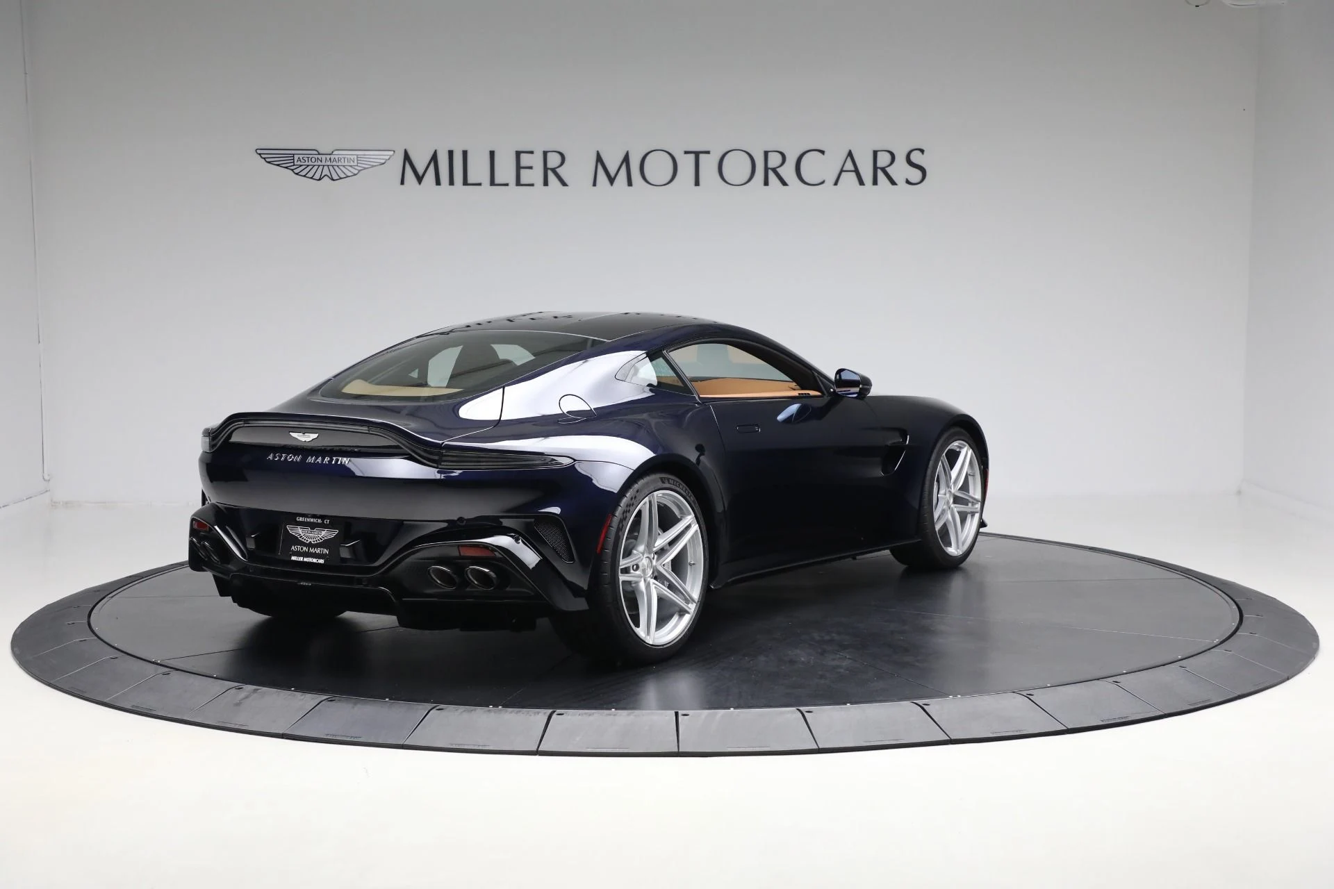 mph006_2312127245_New_2026_Aston_Martin_Vantage_b834b250f4
