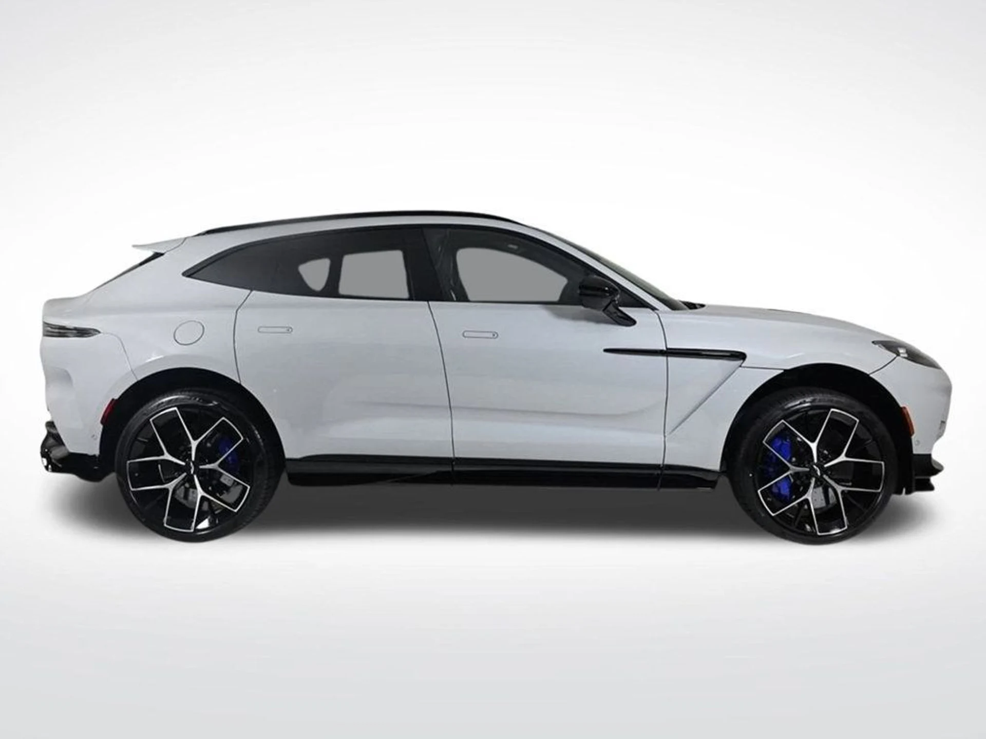 mph006_2314392362_new_2025_aston_martin_dbx_707awd_11350_22854859_6_1024_bc51ff6c8b