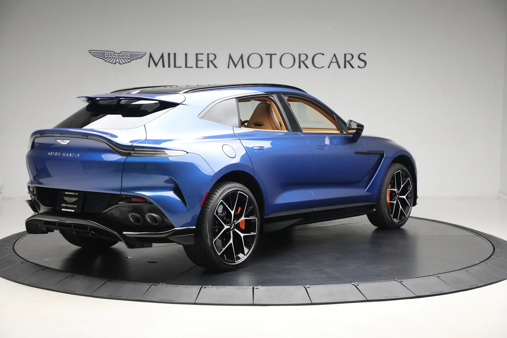 mph006_2324855121_New_2025_Aston_Martin_DBX_707_ad19cd0ea4