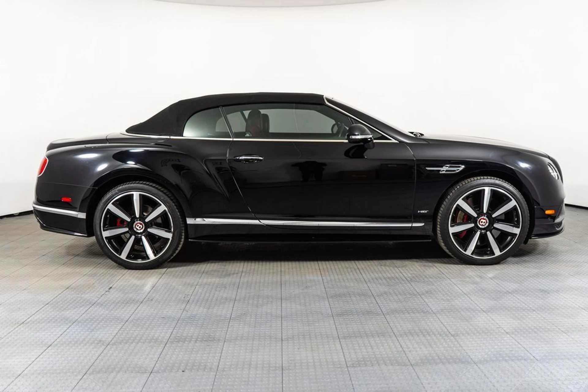 mph006_232722369_7_26080603_695825db68e7b_e181f56737