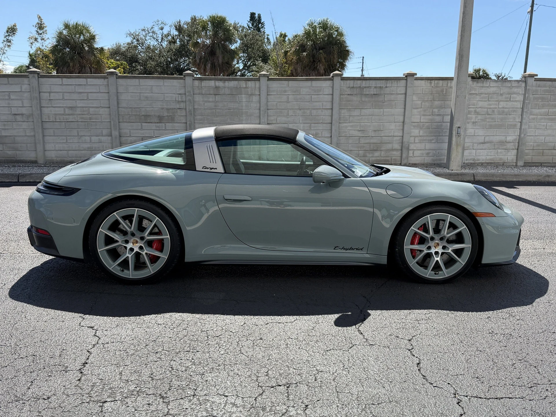 mph006_2331520260_e51568f9c78f47aaa71471f55ff5ee88x_0016b0abd4