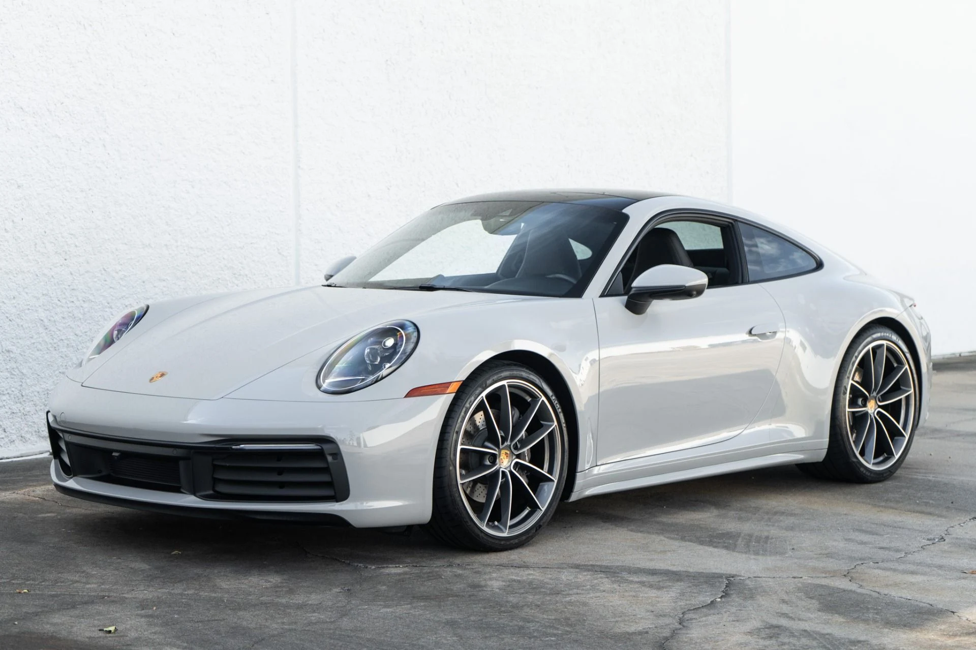 mph006_2332787654_Used_2021_Porsche_911_Carrera_1774908148_c1e0bac36b