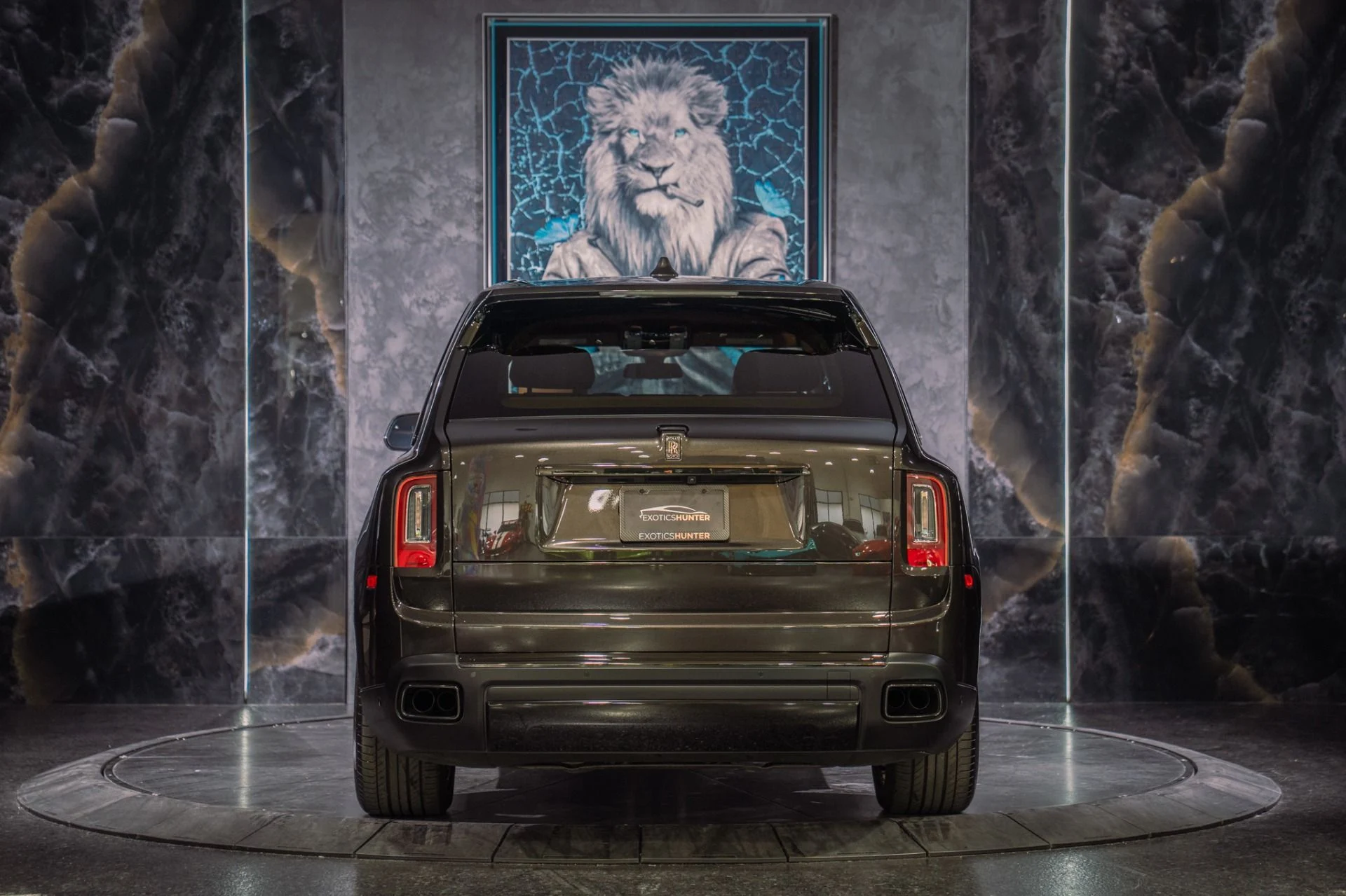 mph006_2342707093_Used_2021_Rolls_Royce_Black_Badge_Cullinan_Rear_Theater_and_Trays_1791387100_3fc4dc63af