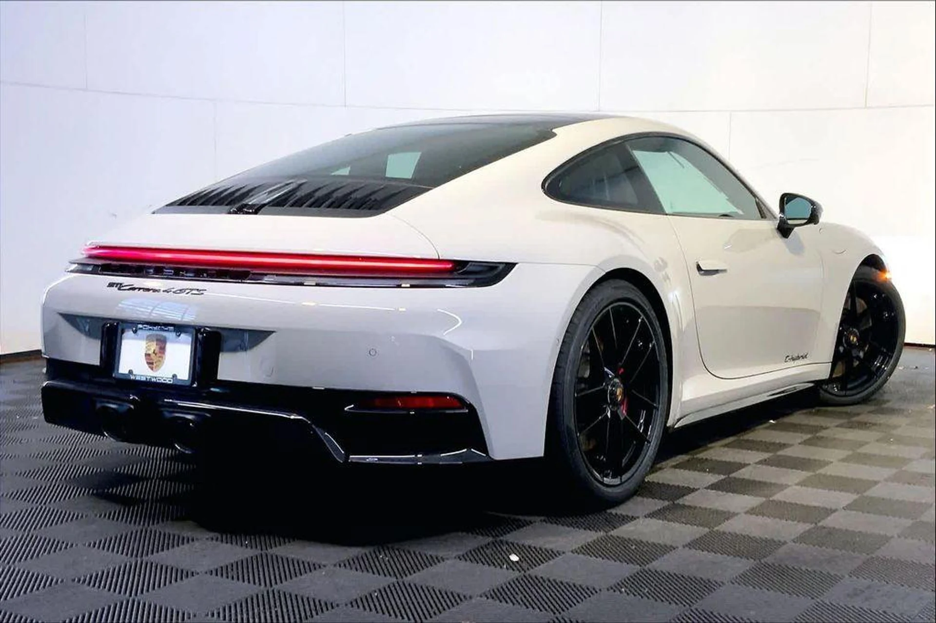 mph006_2354137498_ds_Vvf_Oa_W8d_Njimnen_Y5_Ag_XONEGQ_6c8d22615f