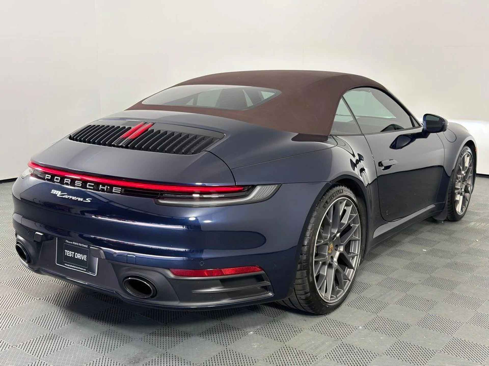 mph006_235454752_lb_P0_Saj_SKU_Sm6_Gggkyk_P_Dr_NY_Utk_50f41877b7