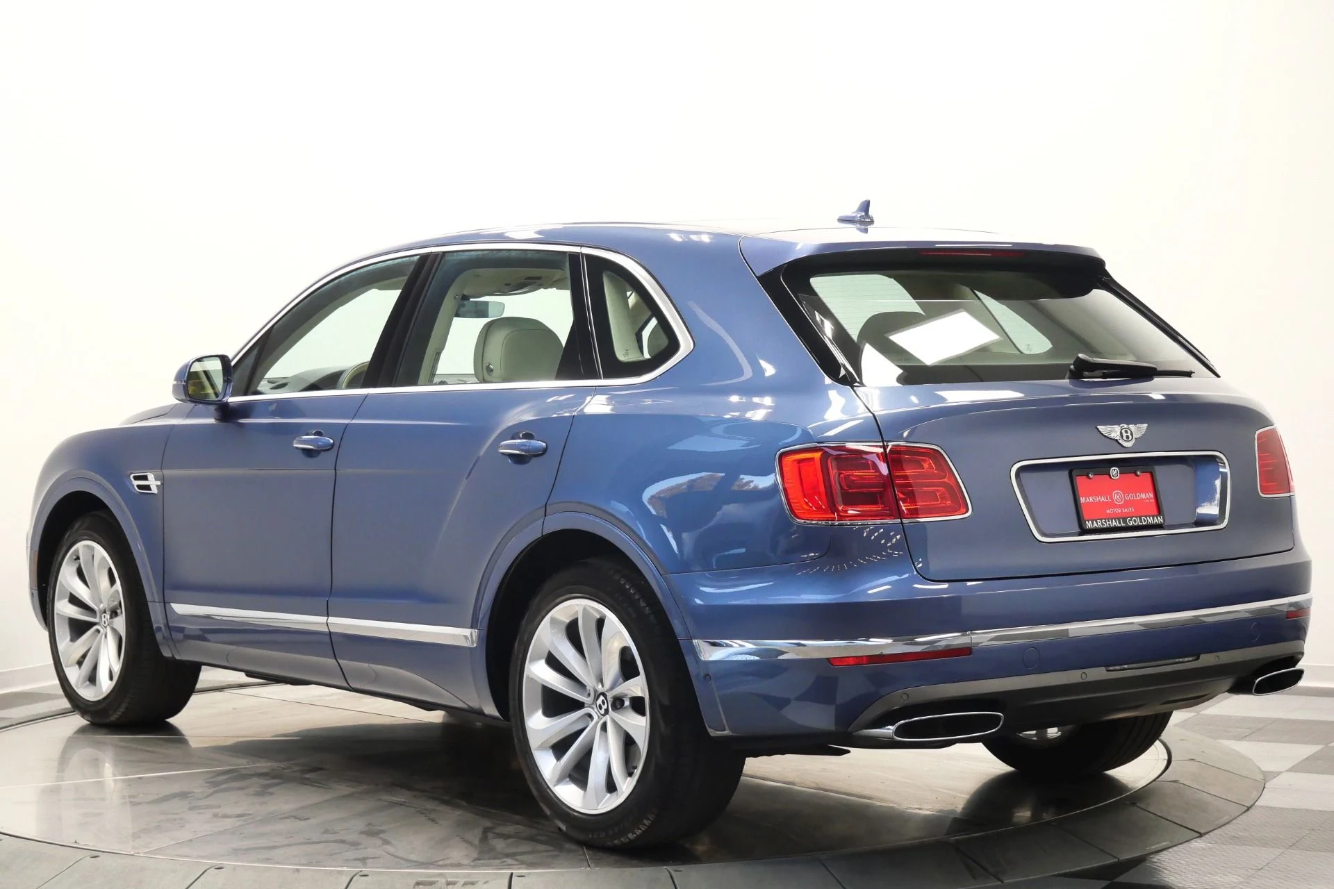 mph006_2360640901_Used_2018_Bentley_Bentayga_Onyx_Edition_W12_Touring_Specification_Front_Seat_Comfort_Specification_1772647427_61379c3fa9