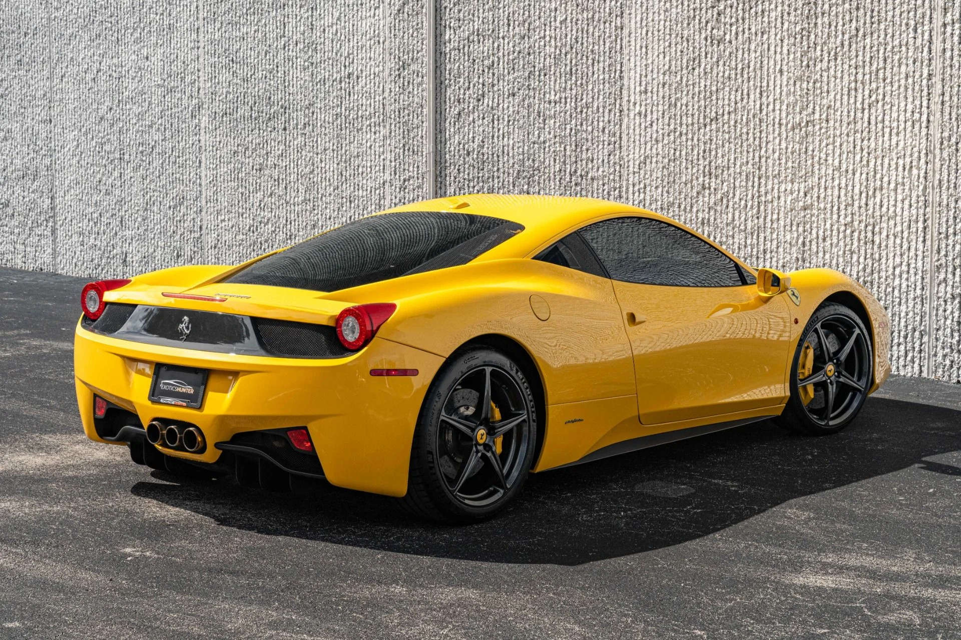 mph006_2374552204_Used_2013_Ferrari_458_Italia_Collector_Grade_in_Giallo_Modena_Carbon_1707420389_9355508786