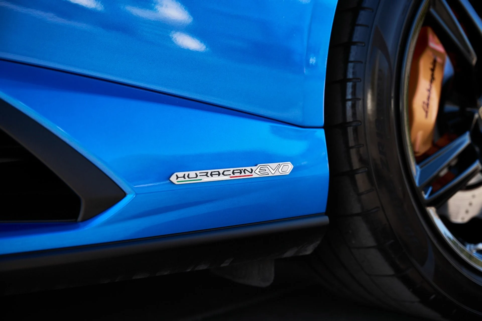 mph006_2386190238_Used_2020_Lamborghini_Huracan_EVO_Base_1766024252_b23973071d