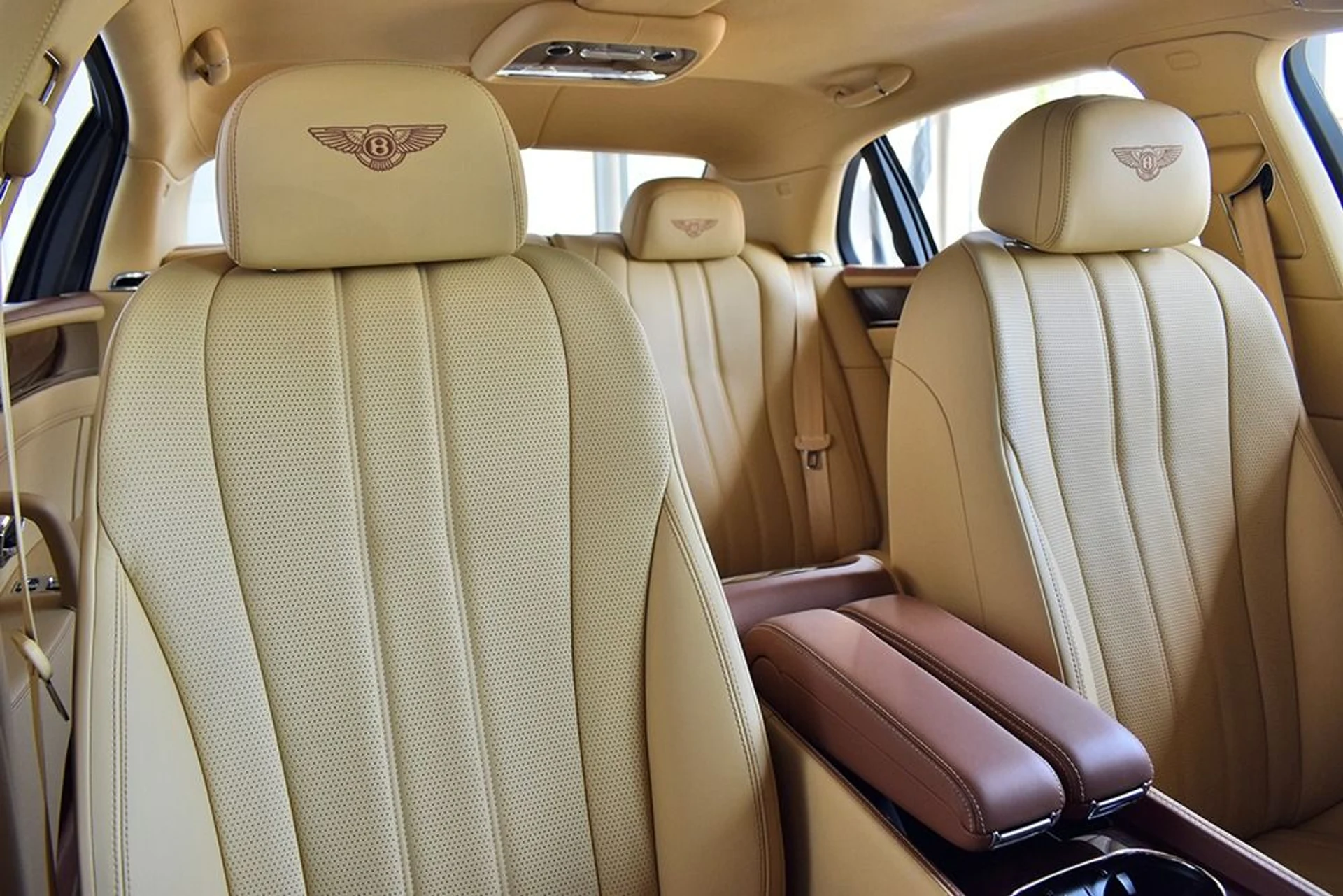 mph006_2395235726_Used_2014_Bentley_Flying_Spur_1536178118_45ea95c2a5