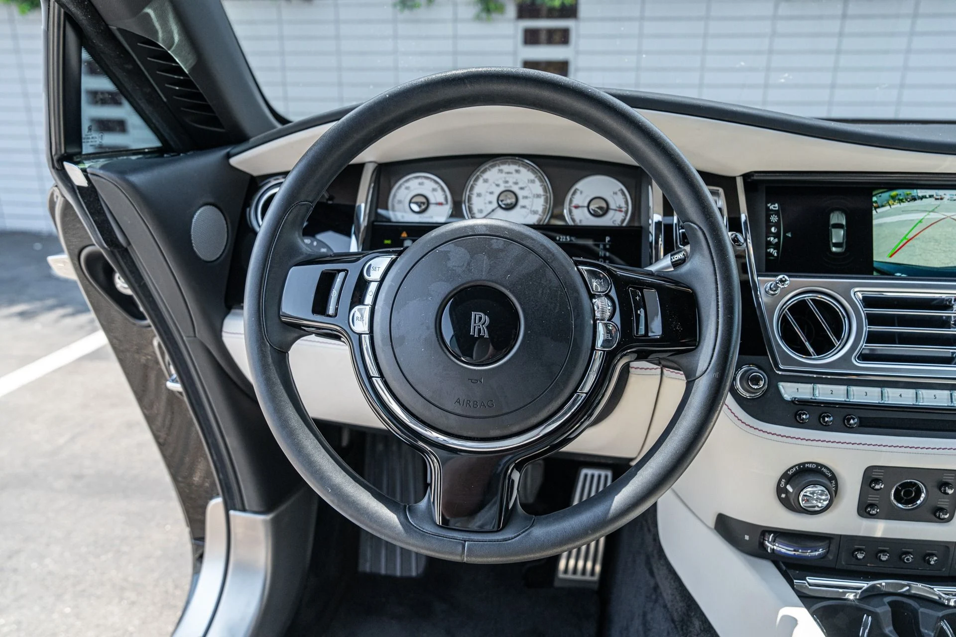 mph006_2397055298_Used_2018_Rolls_Royce_Wraith_1752607018_fa9b461d27
