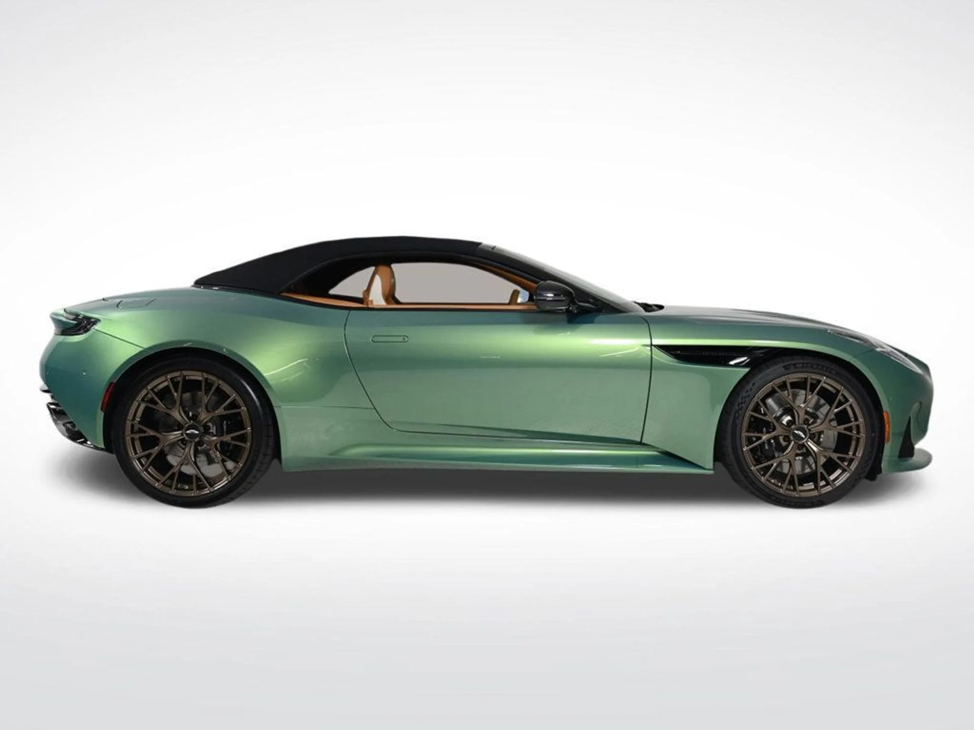 mph006_2400637843_new_2026_aston_martin_db12_11350_22928524_6_1024_ead3d3c9a7