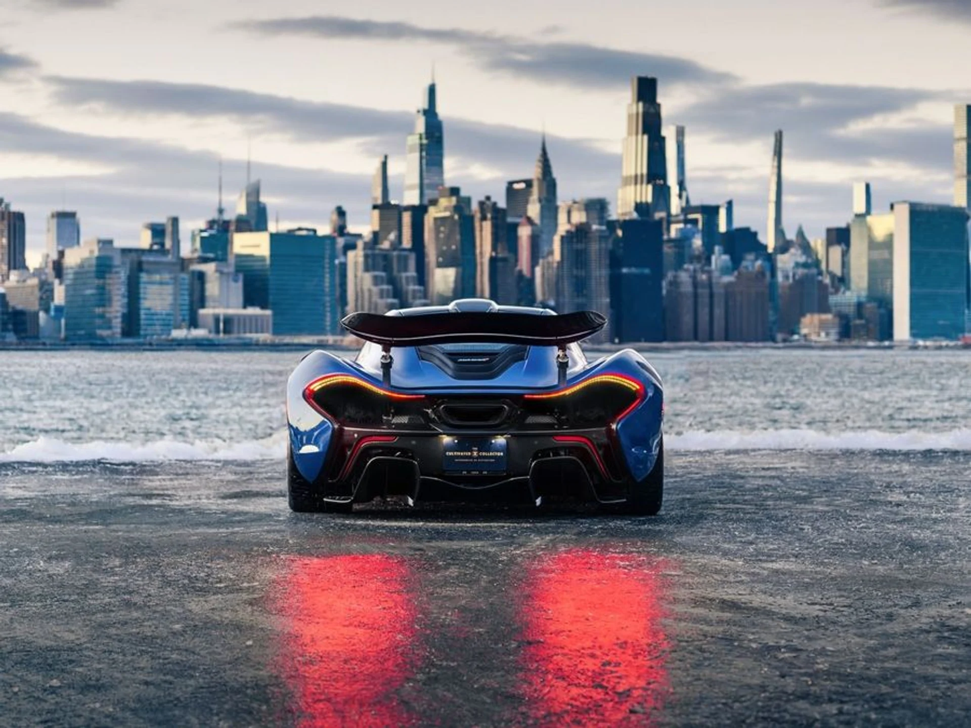 mph006_2405155994_323848e5_25b1_409e_8195_729552403727_cb3b05e9a2