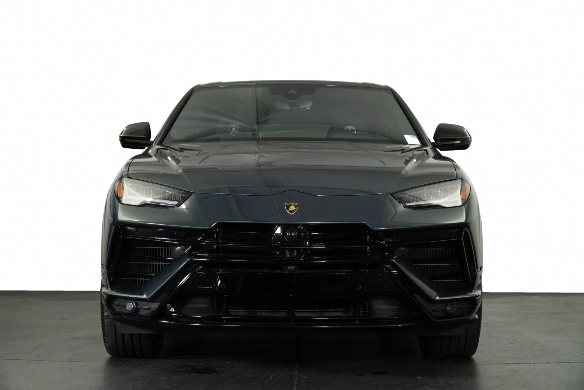 mph006_2411281067_Used_2023_Lamborghini_Urus_S_1774471795_1370794071