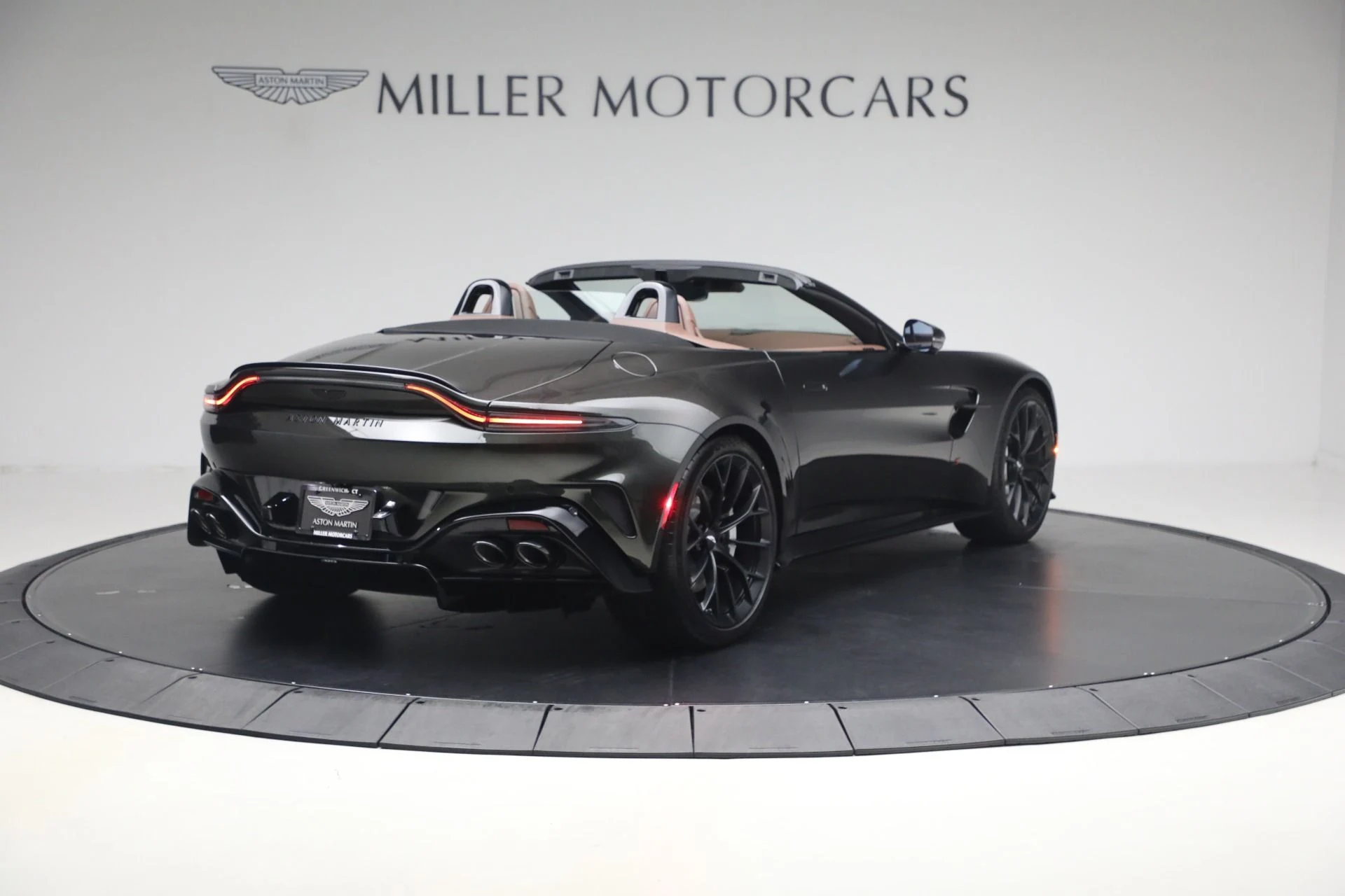mph006_2423034599_New_2026_Aston_Martin_Vantage_S_Roadster_1787329518_95b799b64a
