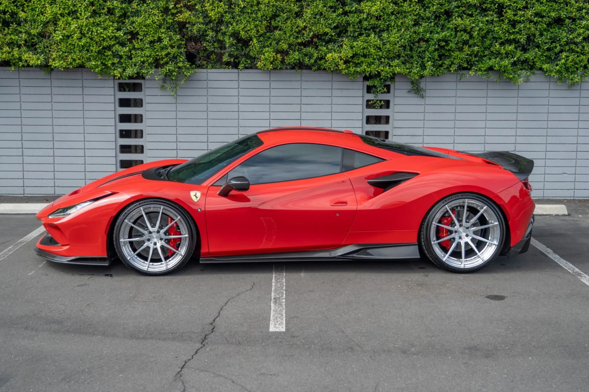 mph006_2434525775_Used_2020_Ferrari_F8_Tributo_1759967569_0f69a7cc46