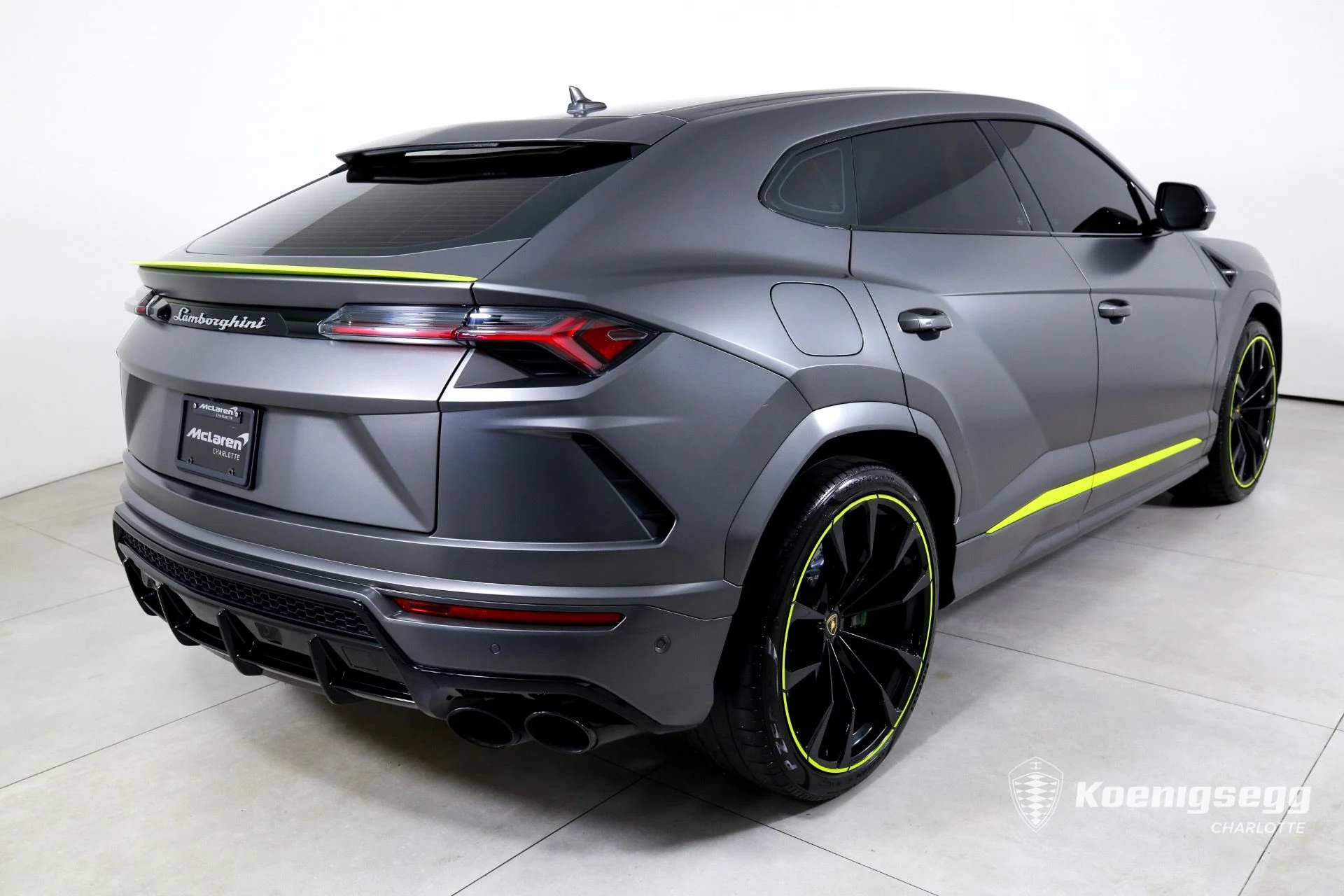 mph006_2440637877_Used_2022_Lamborghini_Urus_GRAPHITE_CAPSULE_1761055774_6db16aa232