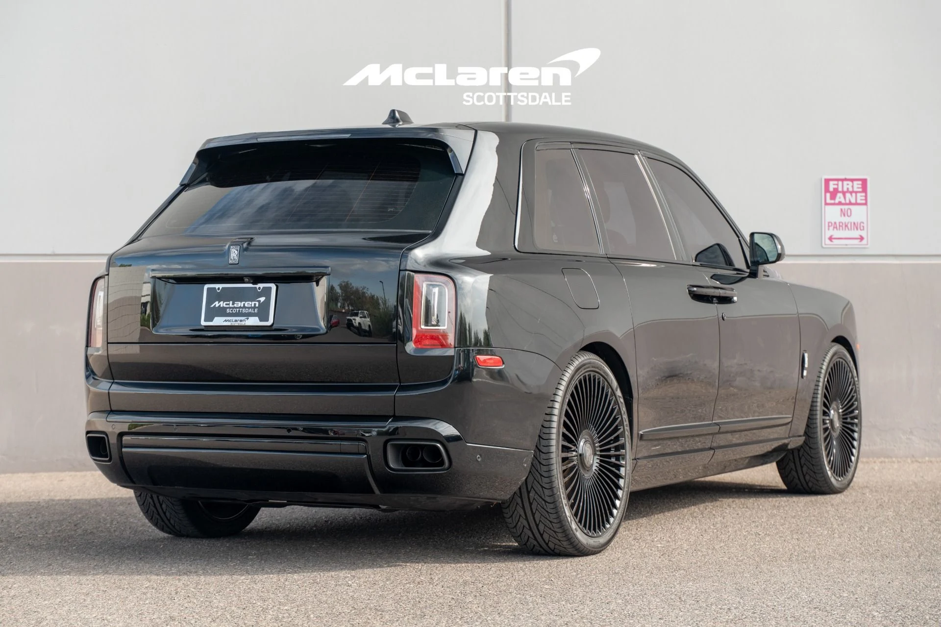 mph006_2453305825_Used_2022_Rolls_Royce_CULLINAN_1786996059_74cceaa74b