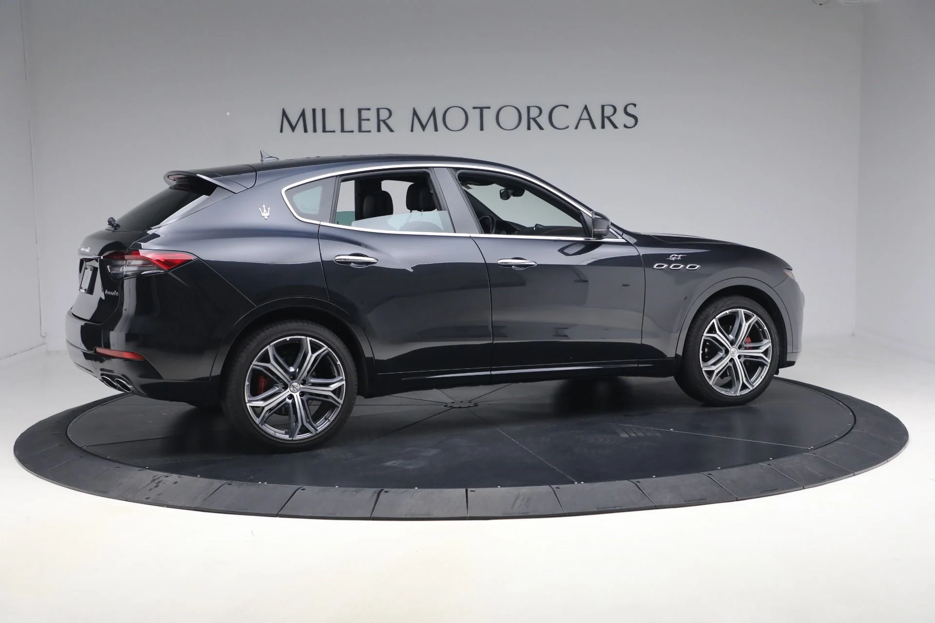 mph006_2454329531_Used_2023_Maserati_Levante_GT_1772662135_9e7e4dbcf7