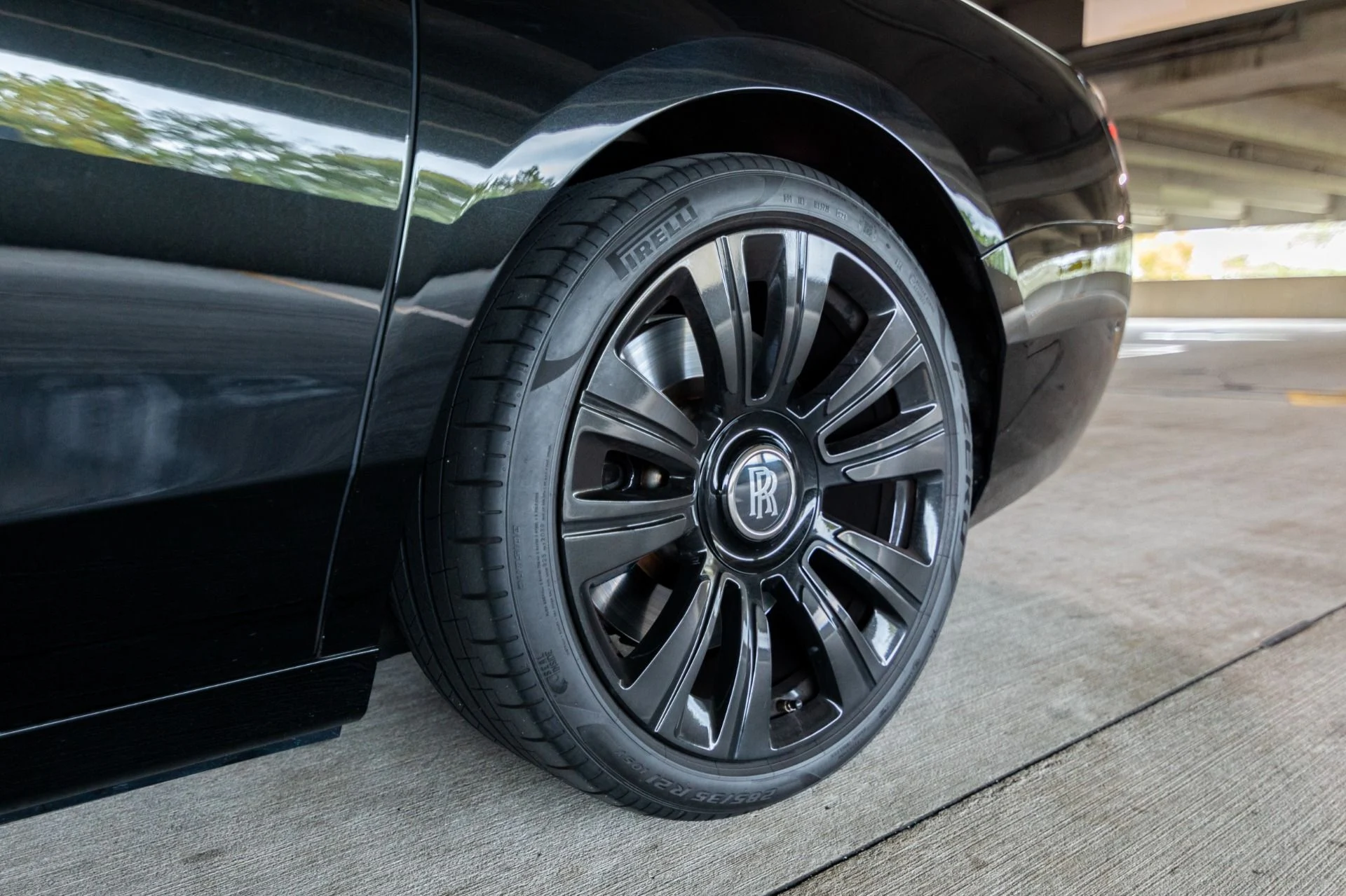 mph006_2459665007_Used_2021_Rolls_Royce_Ghost_EWB_1768869200_b806fab7bb